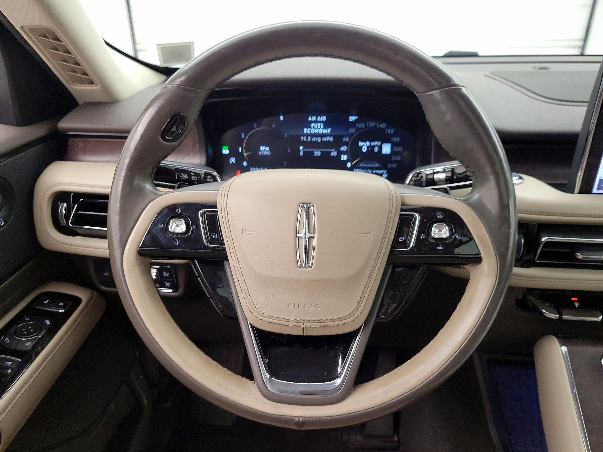 Thumbnail: 2020 Lincoln Aviator - 10