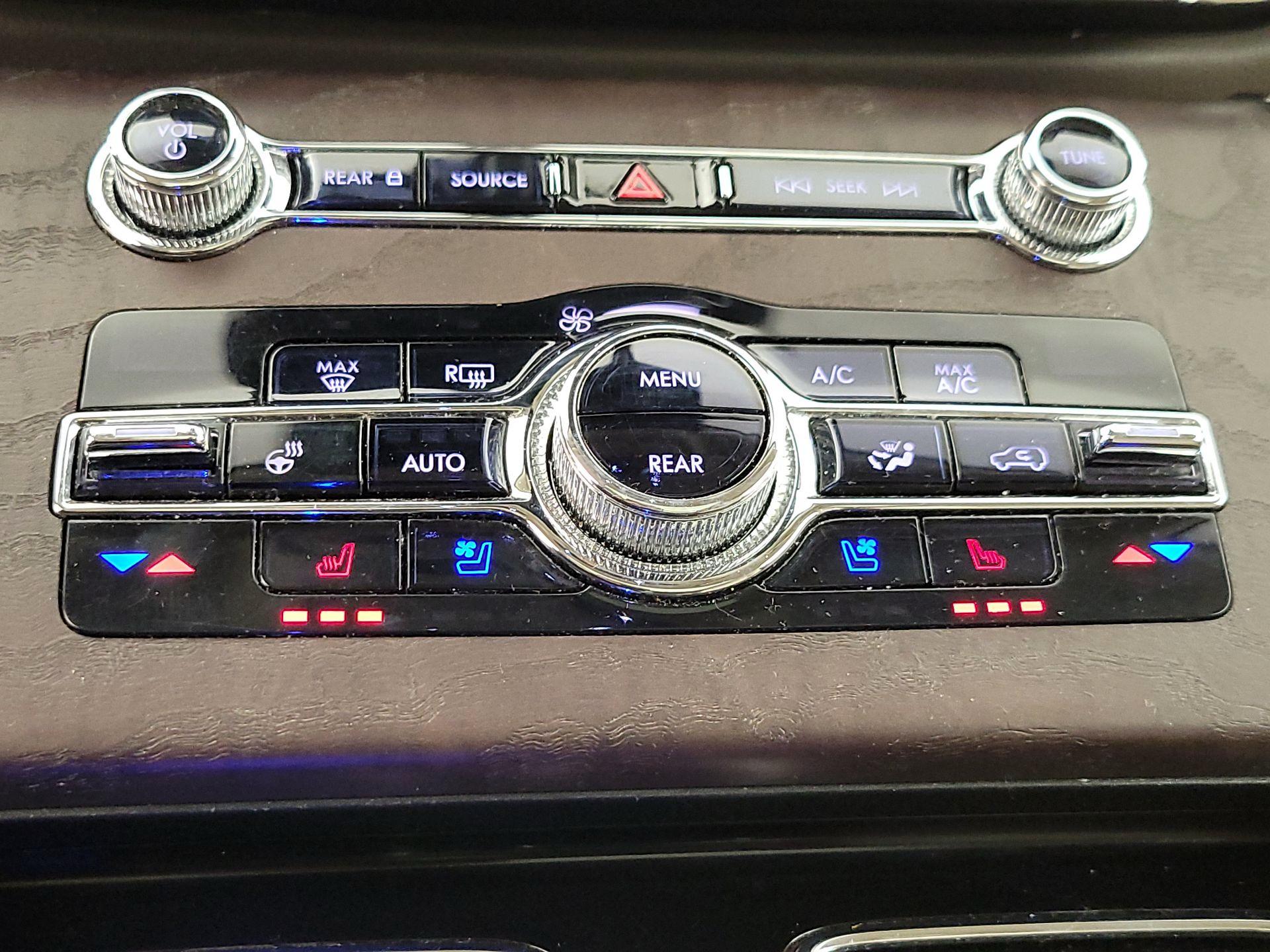 Thumbnail: 2020 Lincoln Aviator - 17