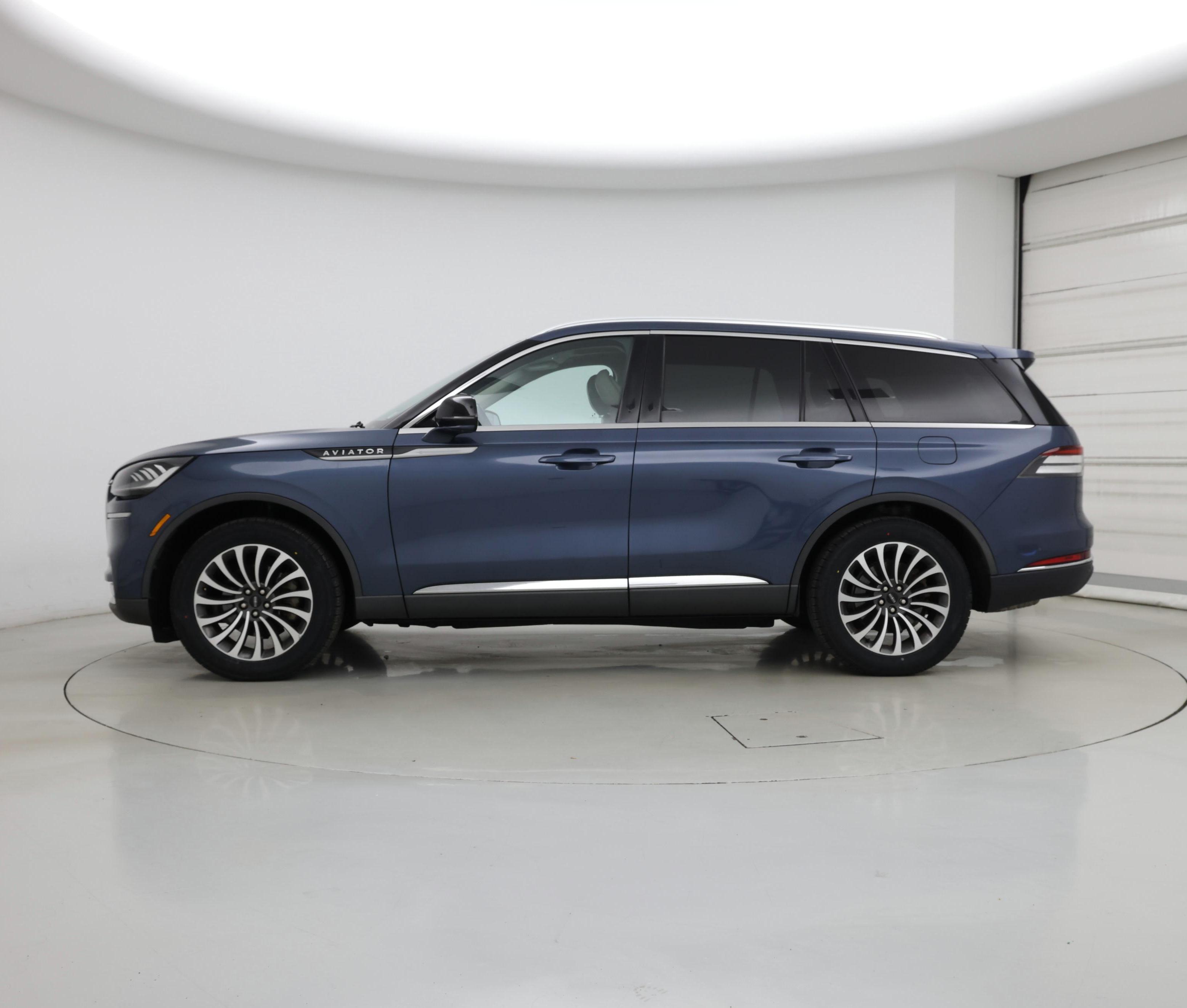 Thumbnail: 2020 Lincoln Aviator - 3