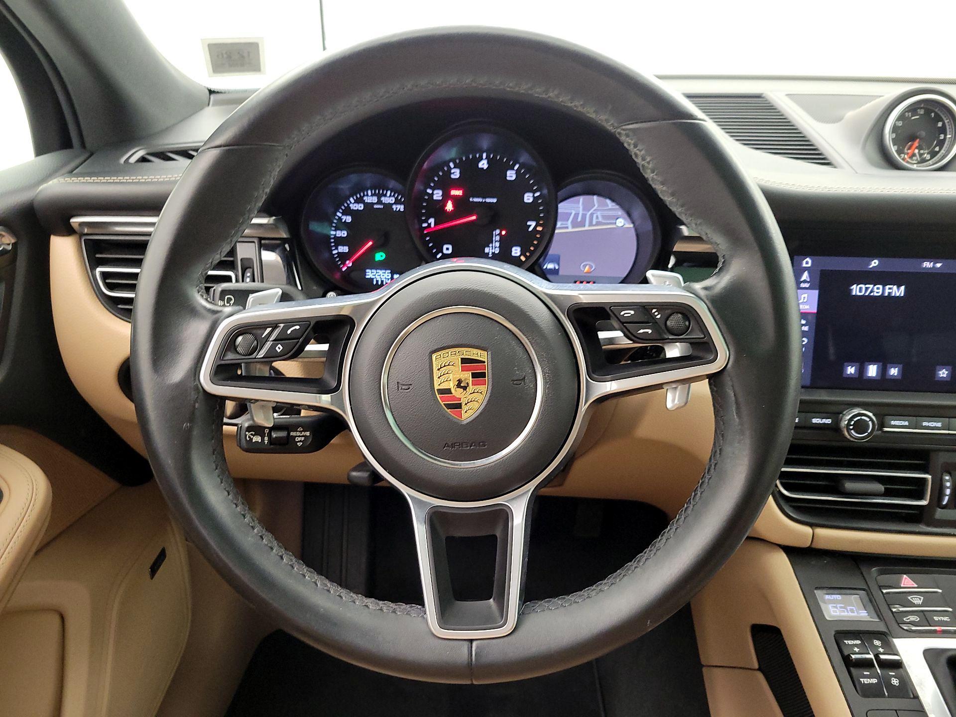 Thumbnail: 2021 Porsche Macan - 10