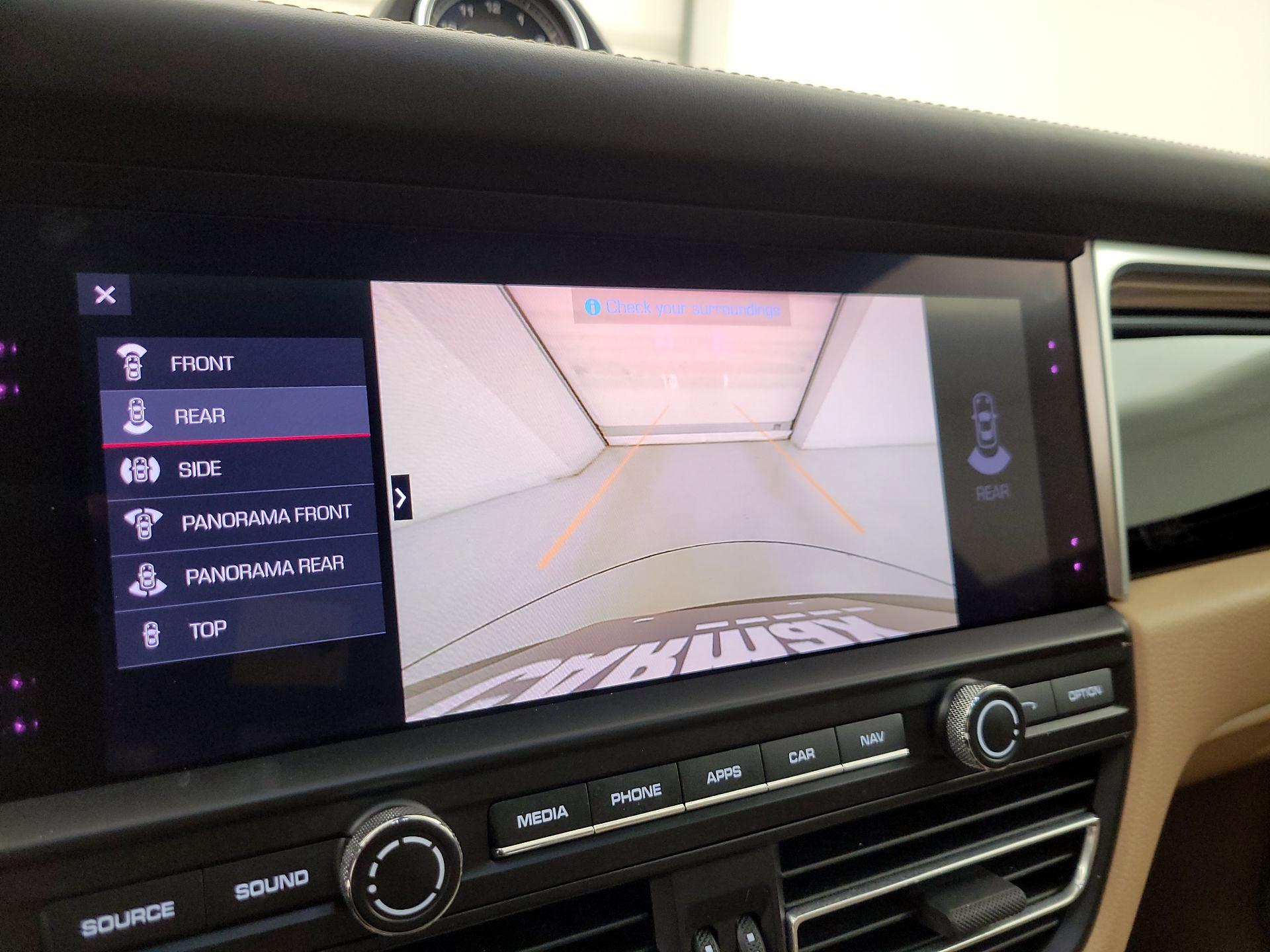 Thumbnail: 2021 Porsche Macan - 14