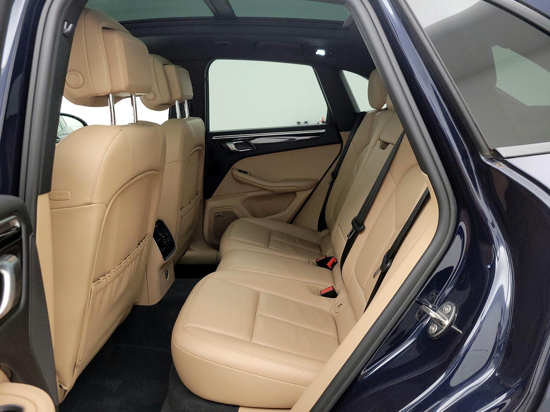 Thumbnail: 2021 Porsche Macan - 20