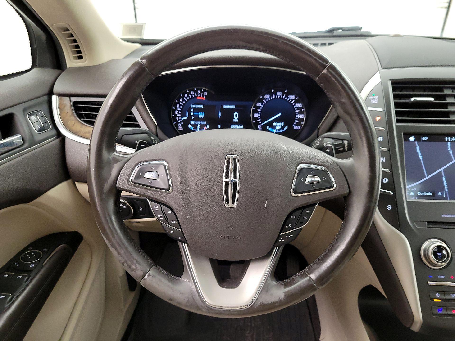 Thumbnail: 2017 Lincoln MKC - 10