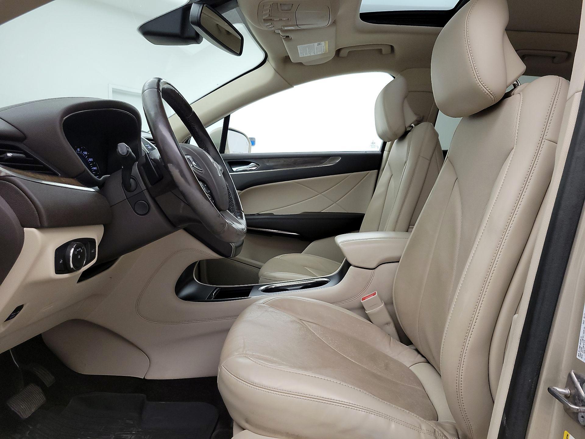 Thumbnail: 2017 Lincoln MKC - 11