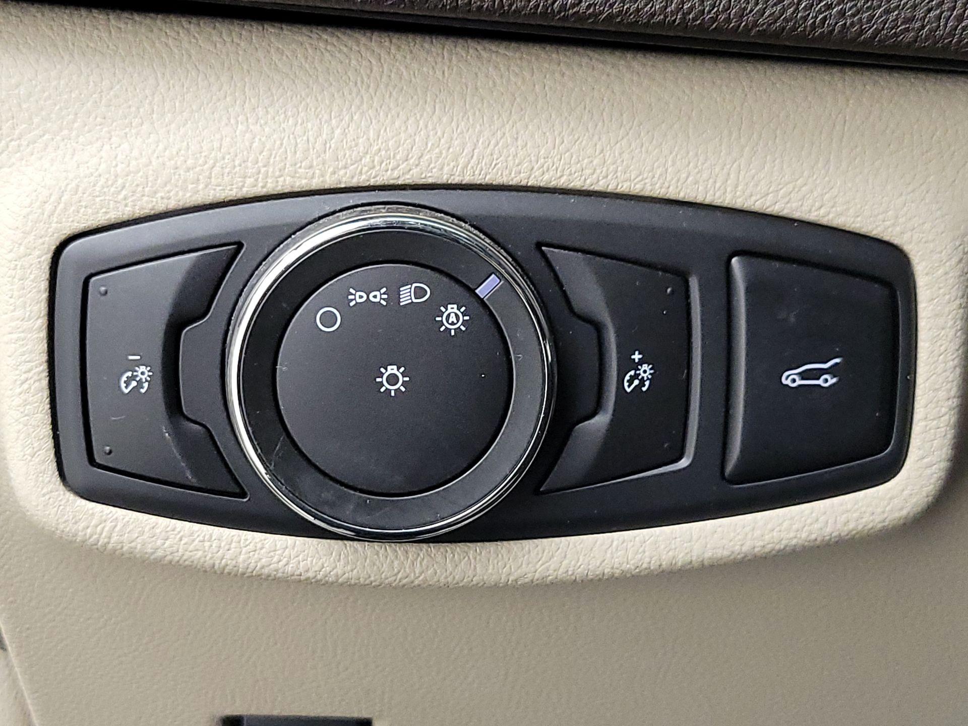 Thumbnail: 2017 Lincoln MKC - 13