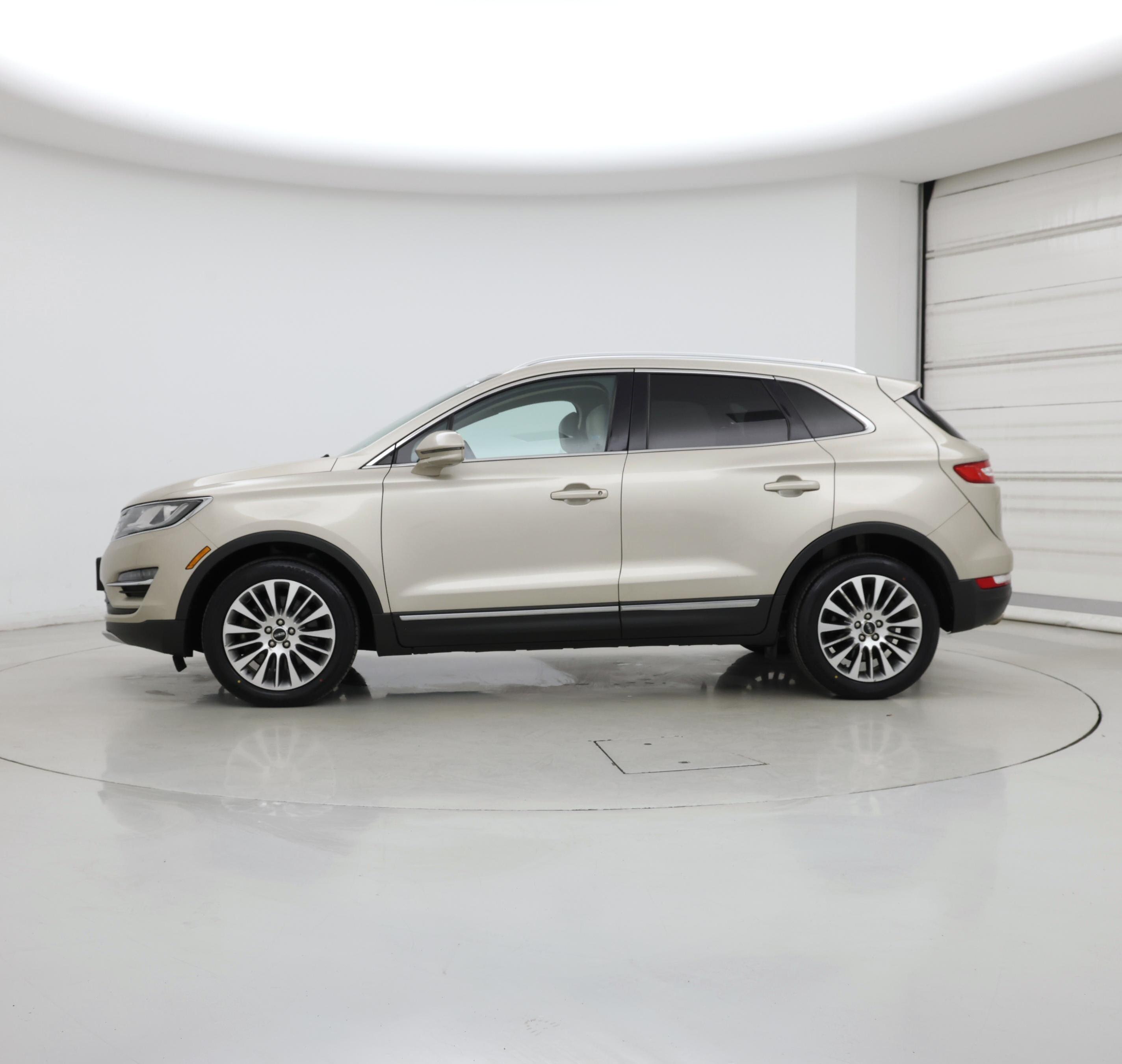 Thumbnail: 2017 Lincoln MKC - 3