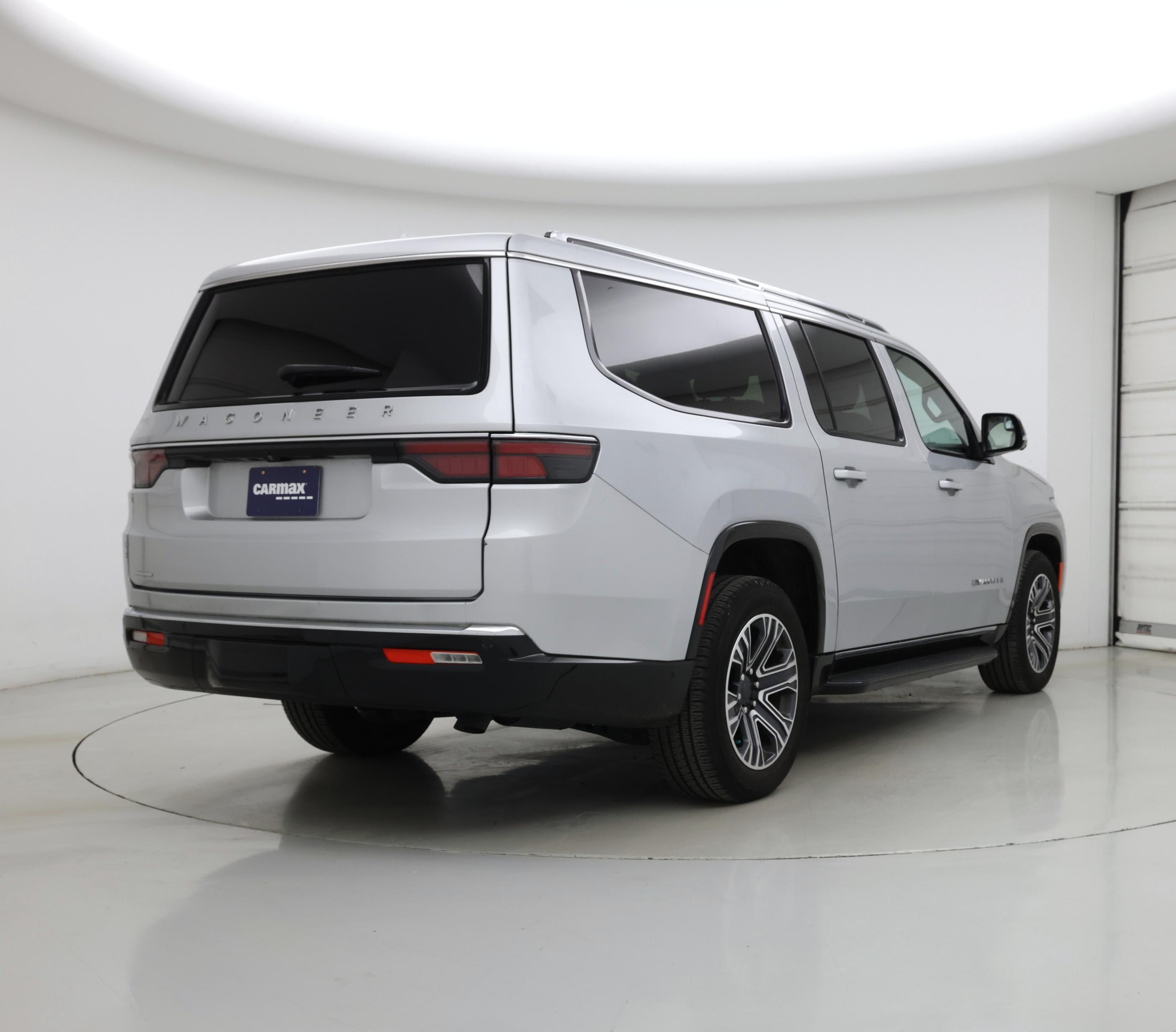 Thumbnail: 2023 Jeep Wagoneer - 8