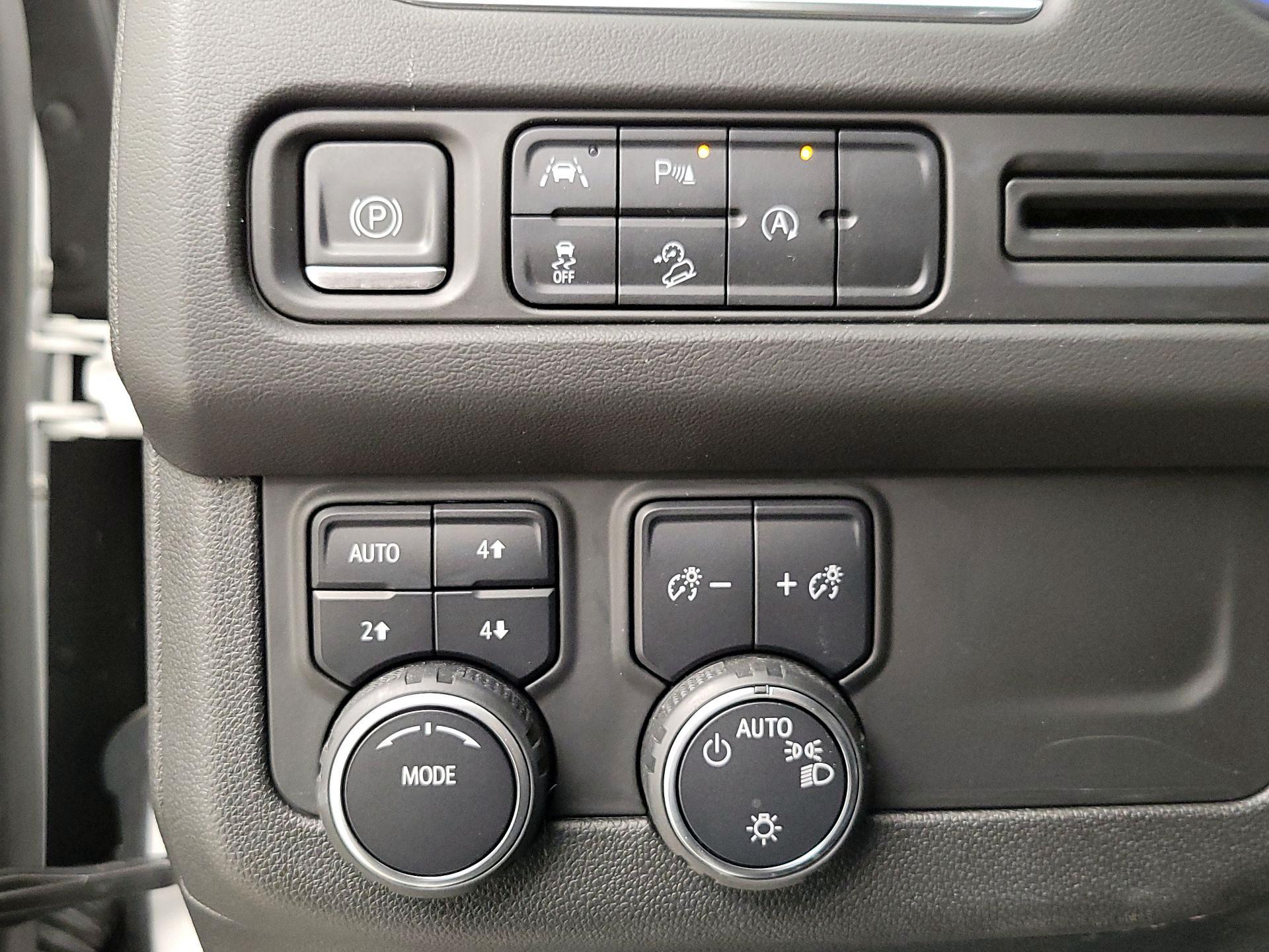 Thumbnail: 2023 Chevrolet Suburban - 13