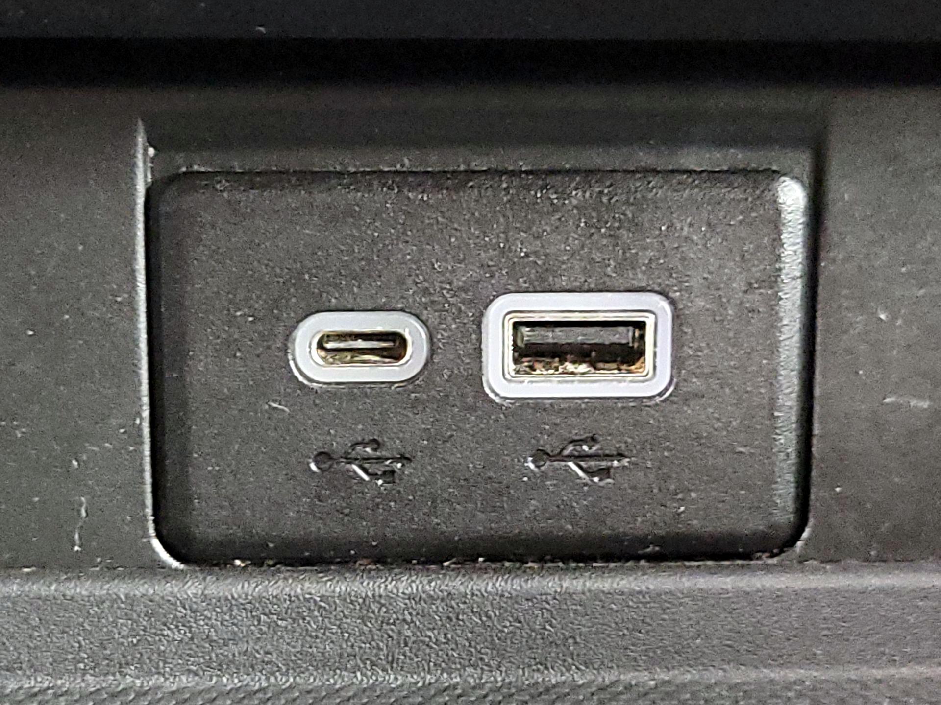 Thumbnail: 2023 Chevrolet Suburban - 18