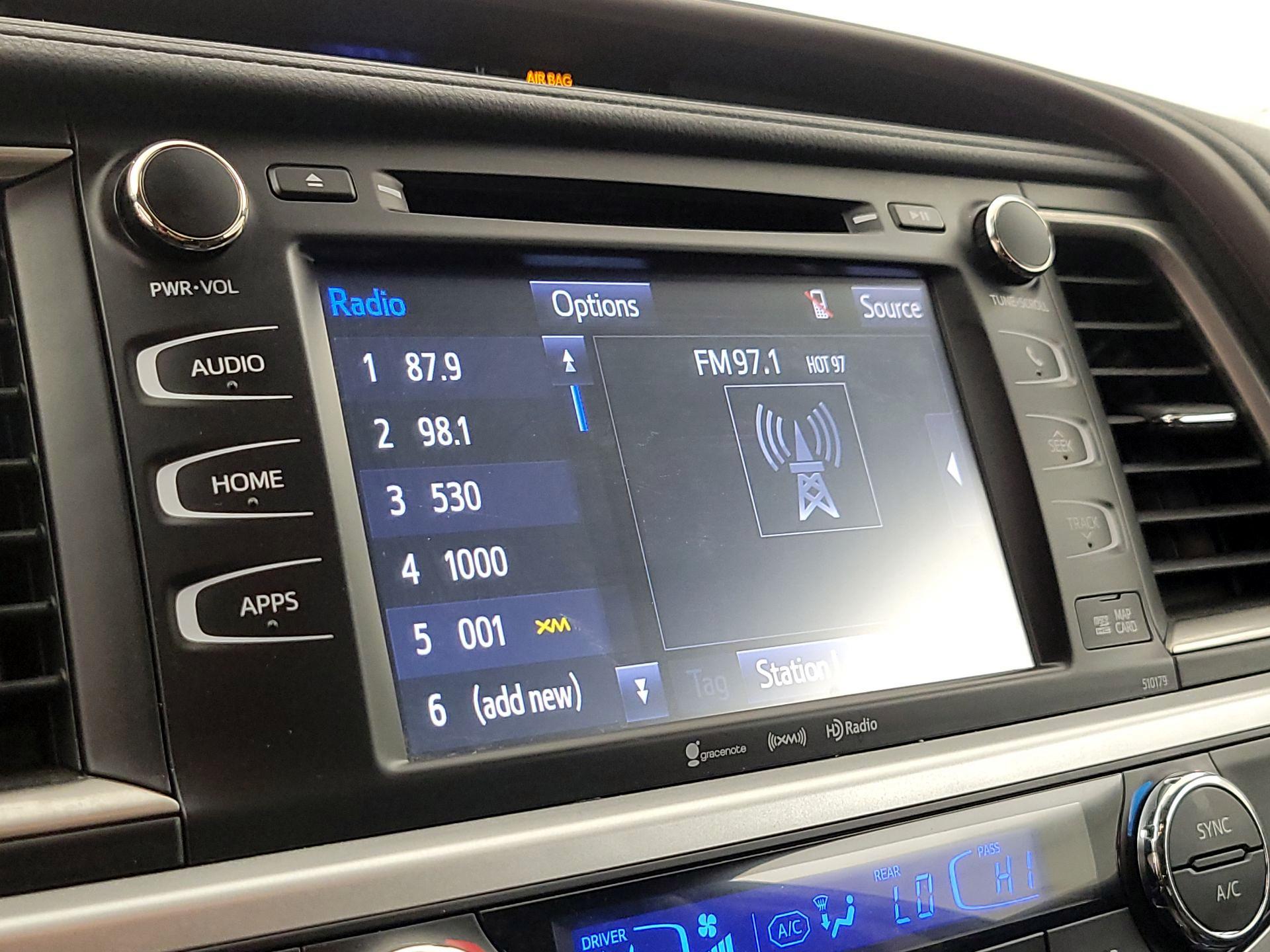 Thumbnail: 2018 Toyota Highlander - 16