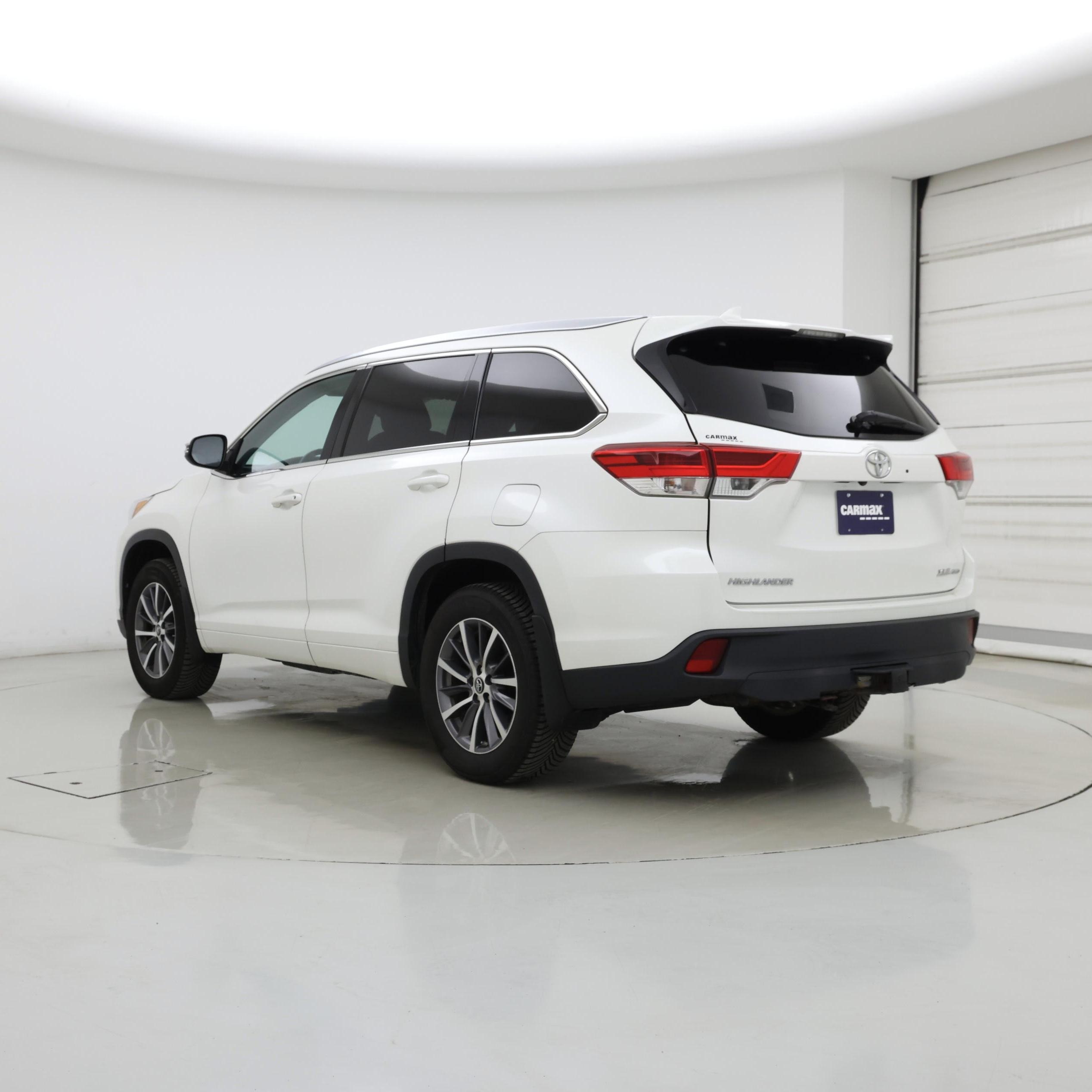Thumbnail: 2018 Toyota Highlander - 2