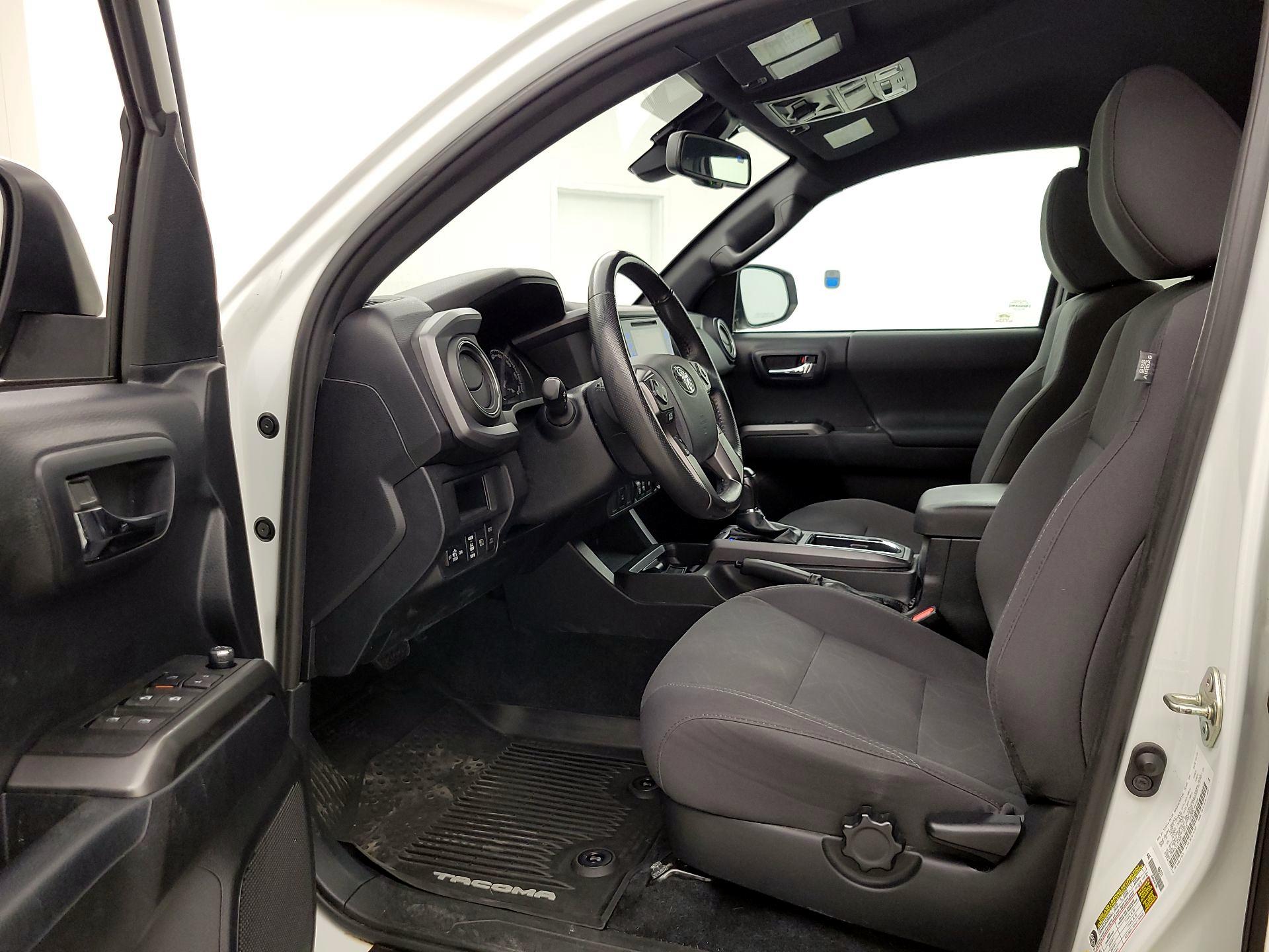 Thumbnail: 2018 Toyota Tacoma - 11