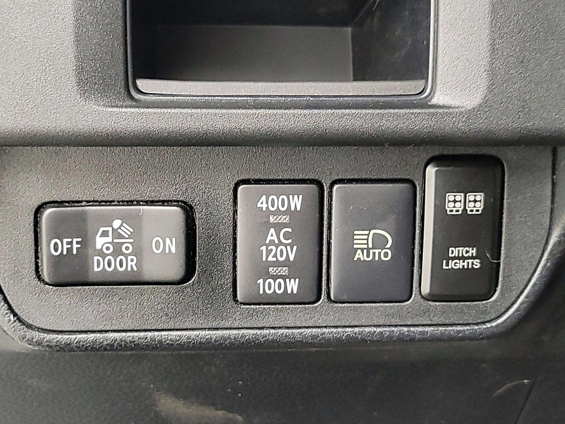 Thumbnail: 2018 Toyota Tacoma - 13