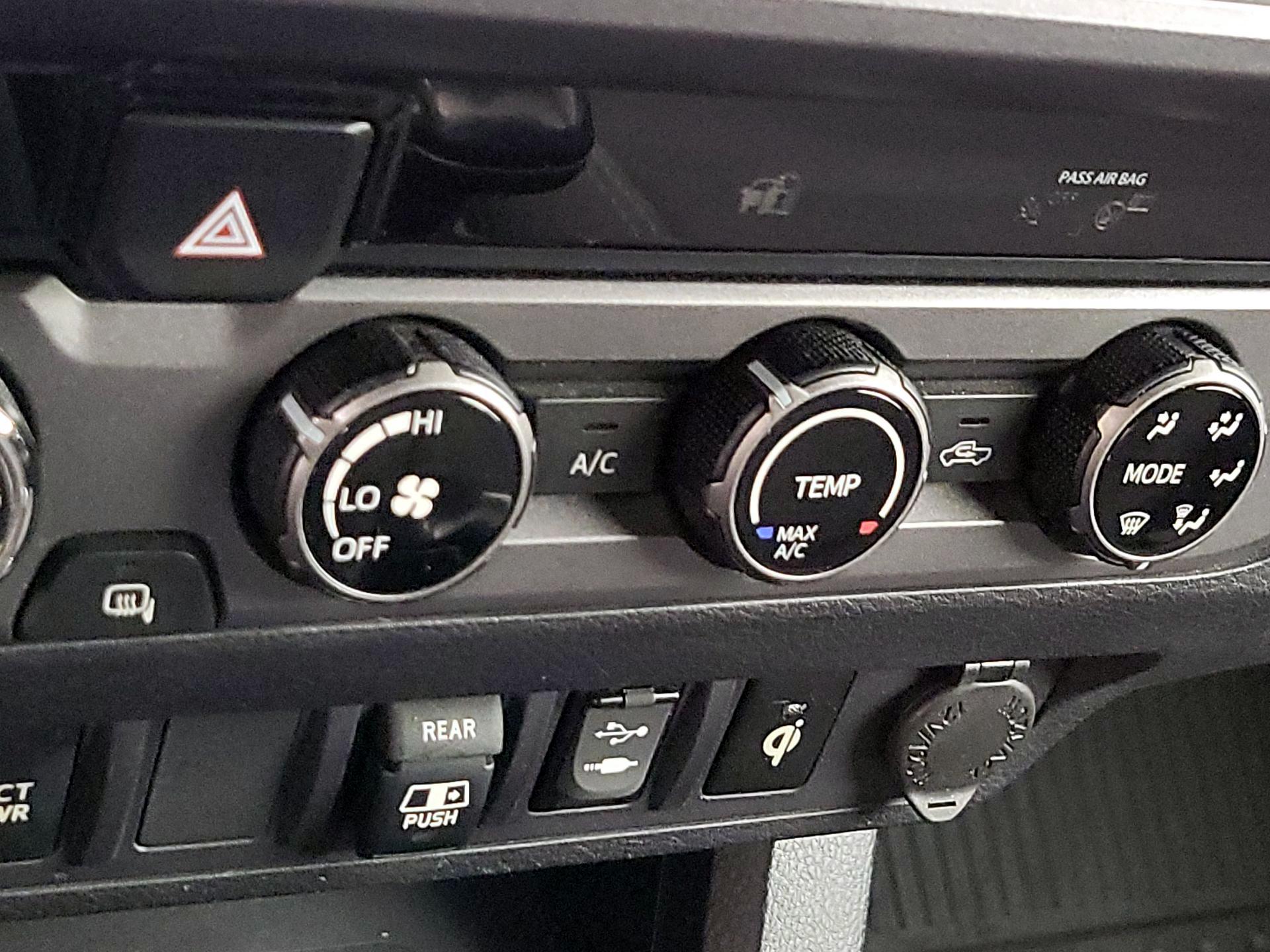 Thumbnail: 2018 Toyota Tacoma - 17