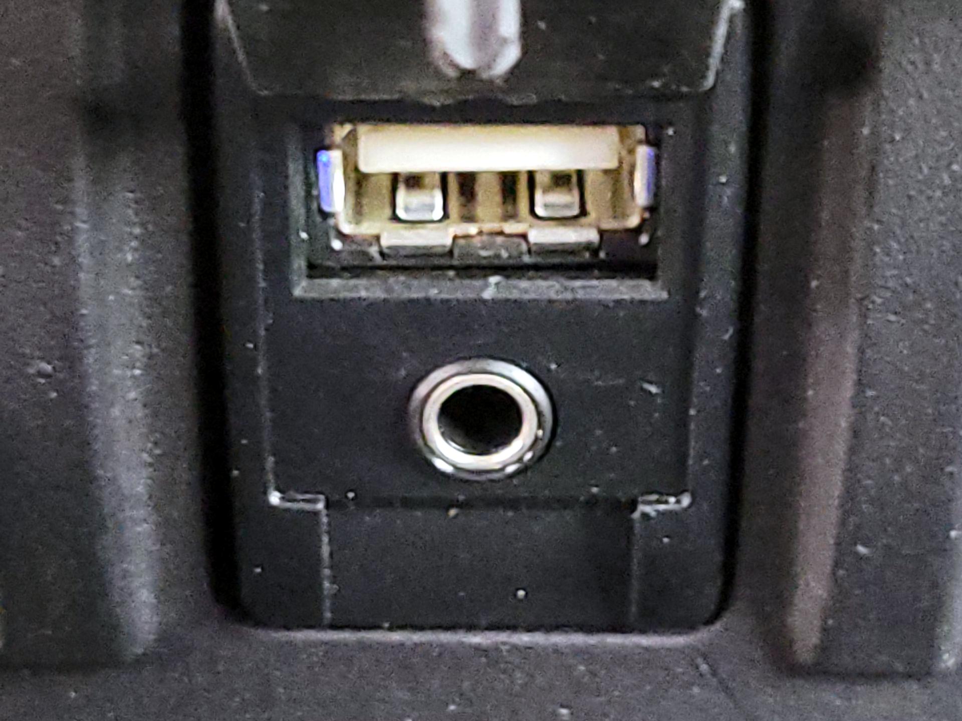 Thumbnail: 2018 Toyota Tacoma - 19