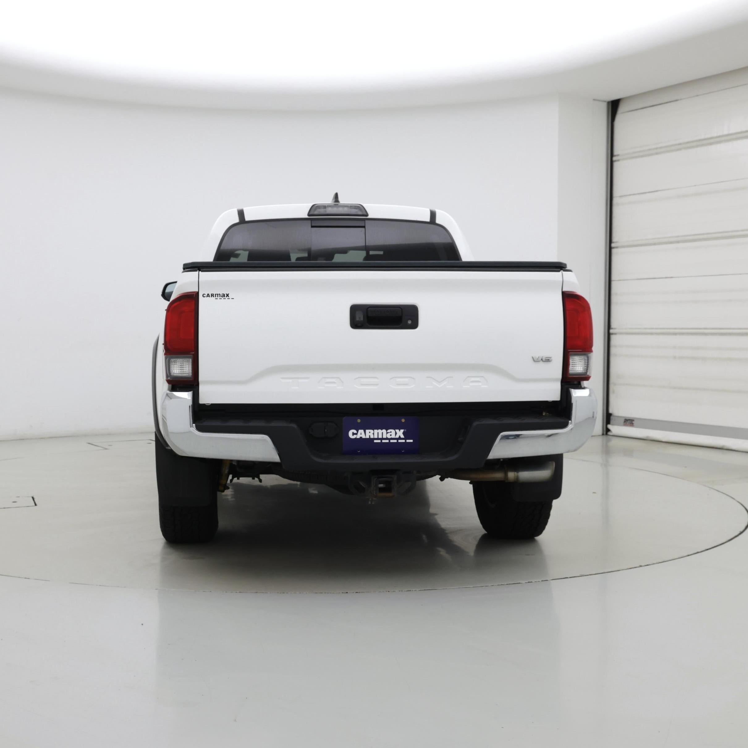 Thumbnail: 2018 Toyota Tacoma - 6