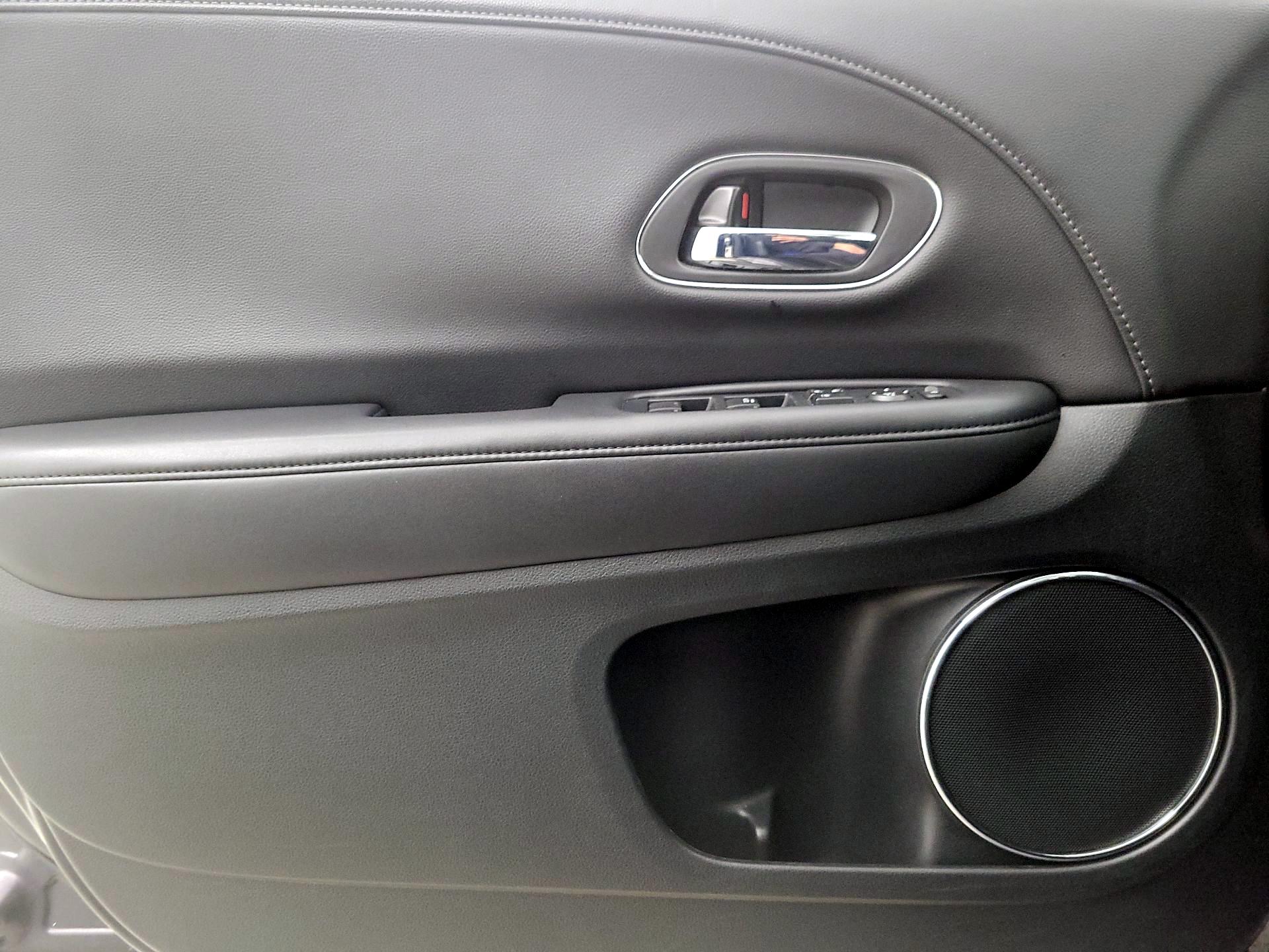 Thumbnail: 2016 Honda HR-V - 12