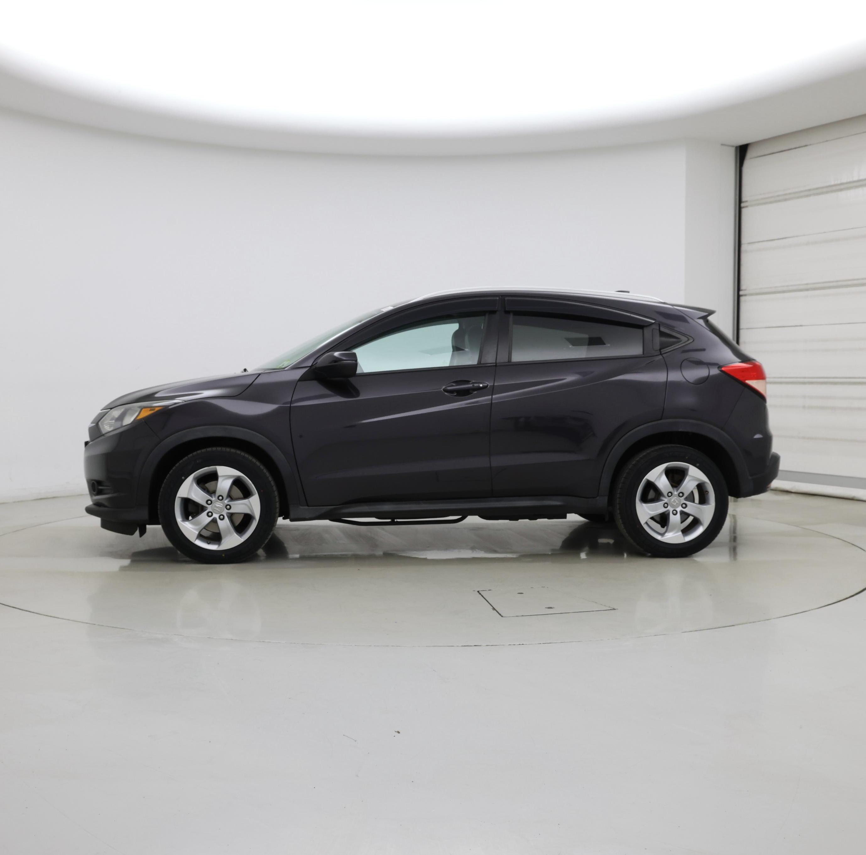 Thumbnail: 2016 Honda HR-V - 3