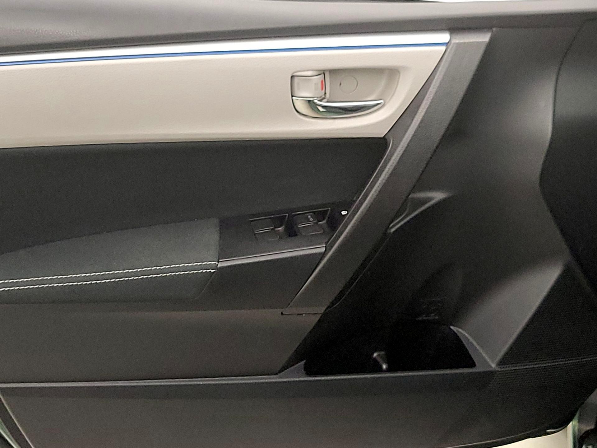 Thumbnail: 2016 Toyota Corolla - 12