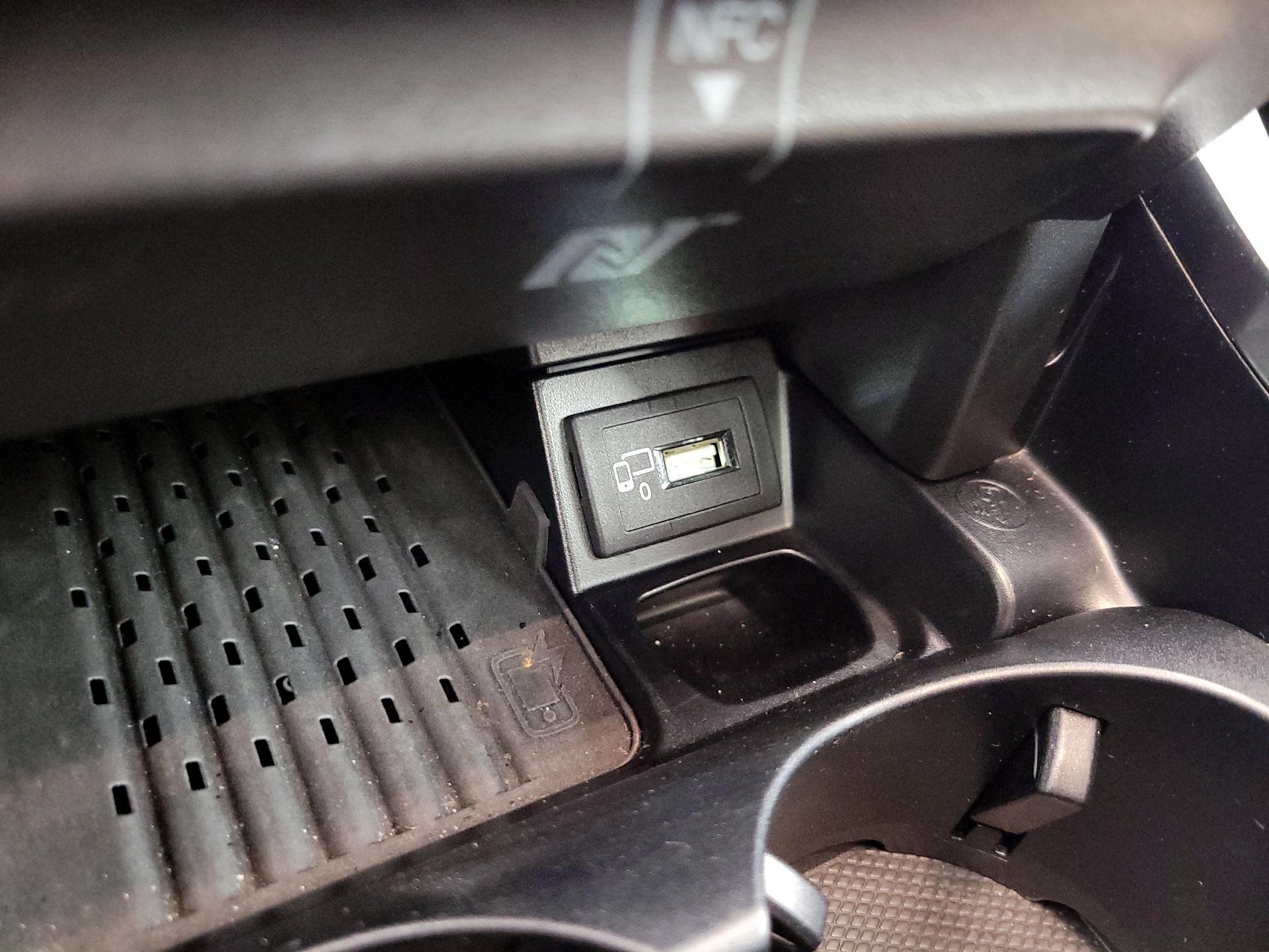 Thumbnail: 2018 Mercedes-Benz E-Class - 19