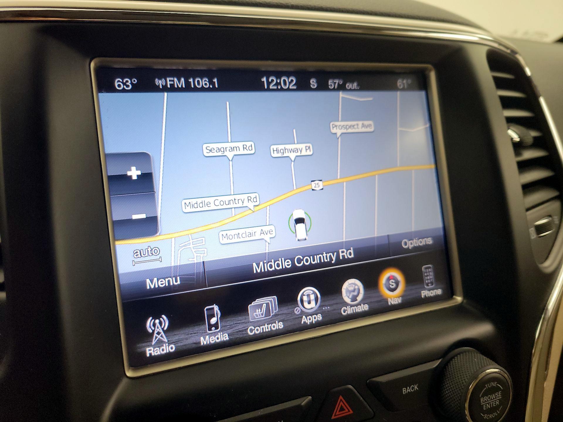 Thumbnail: 2015 Jeep Grand Cherokee - 14