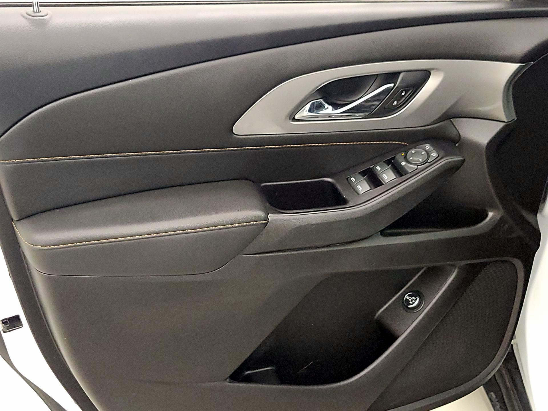 Thumbnail: 2019 Chevrolet Traverse - 12