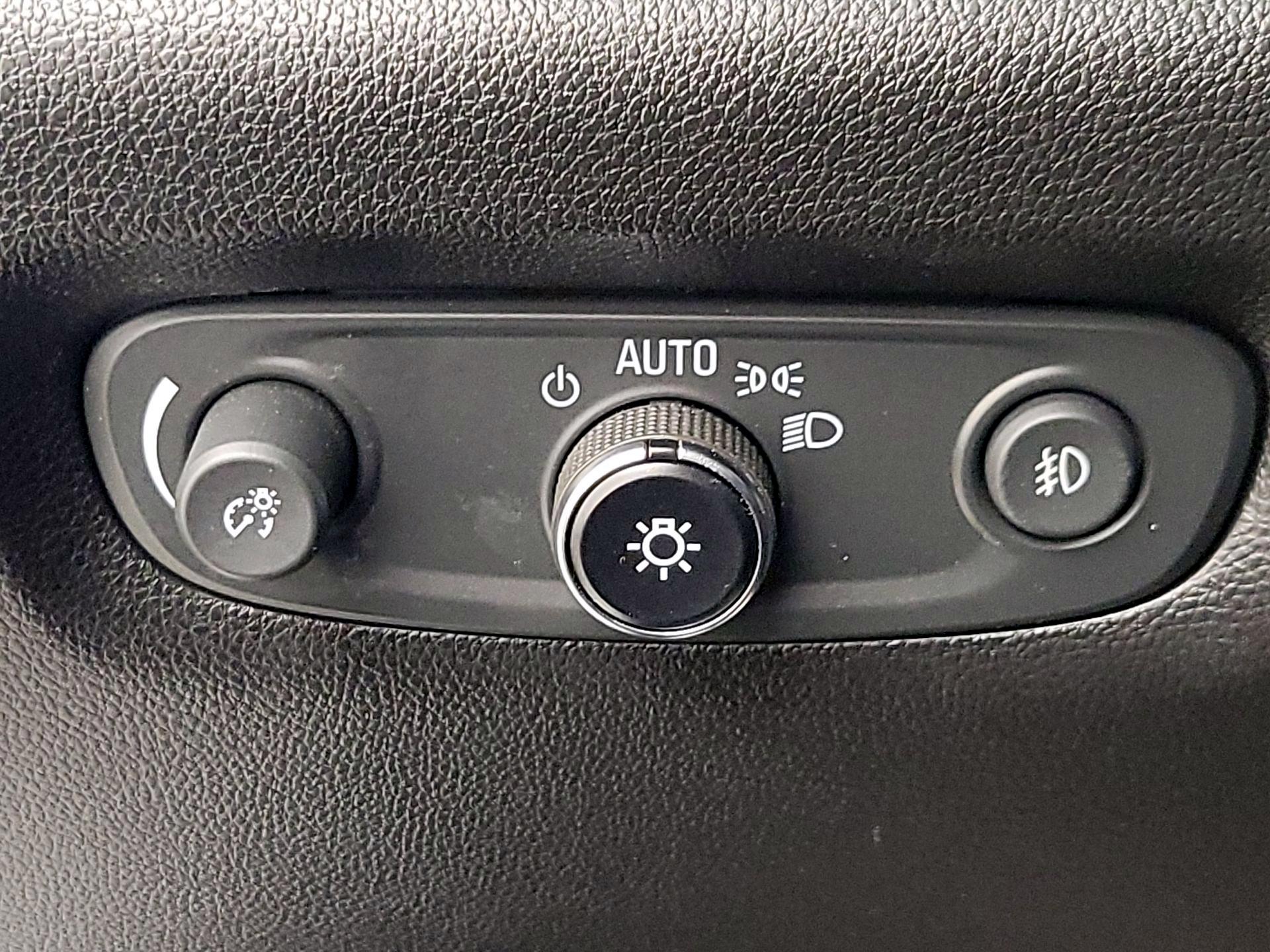 Thumbnail: 2019 Chevrolet Traverse - 13