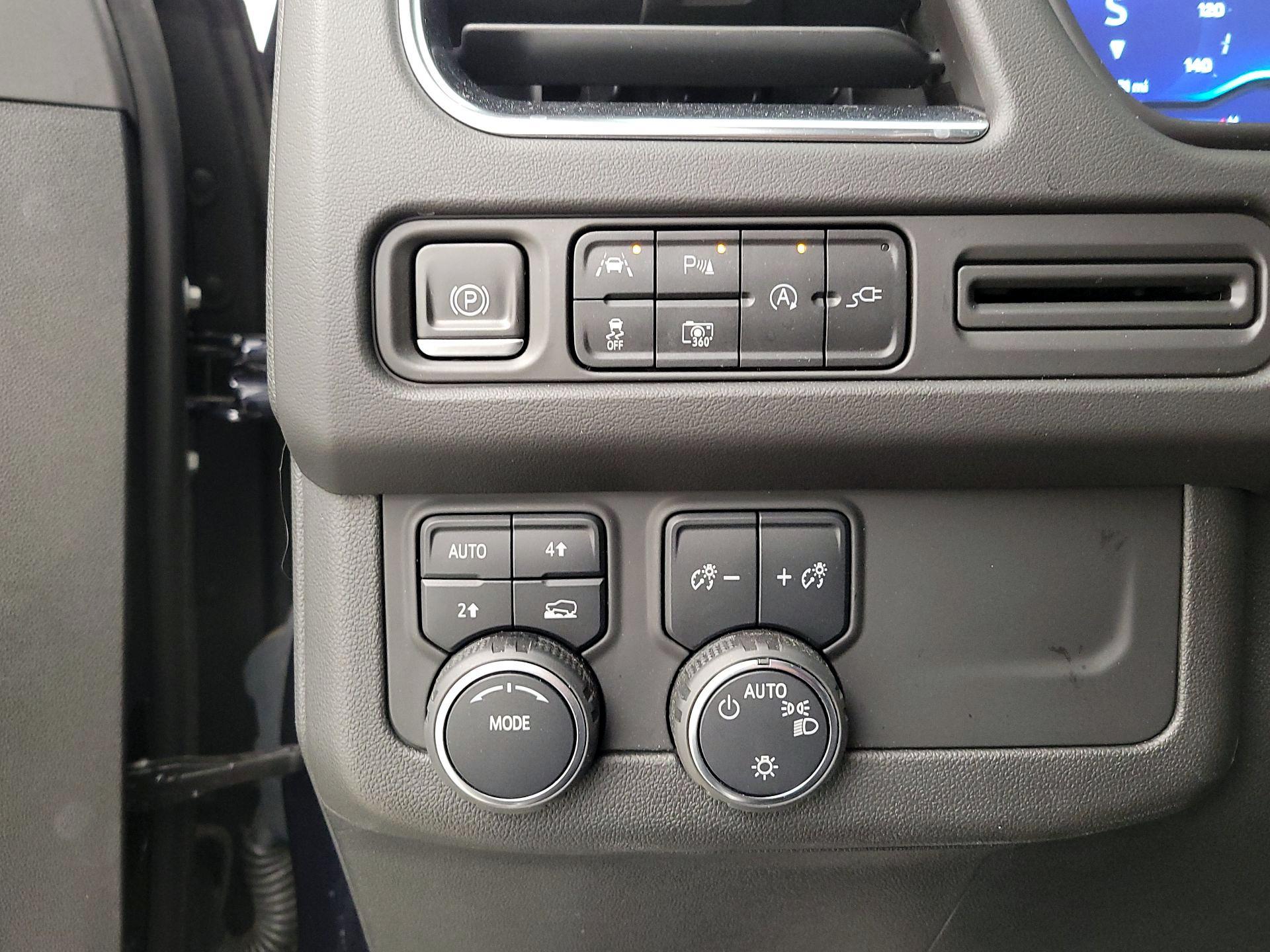 Thumbnail: 2022 Chevrolet Tahoe - 13