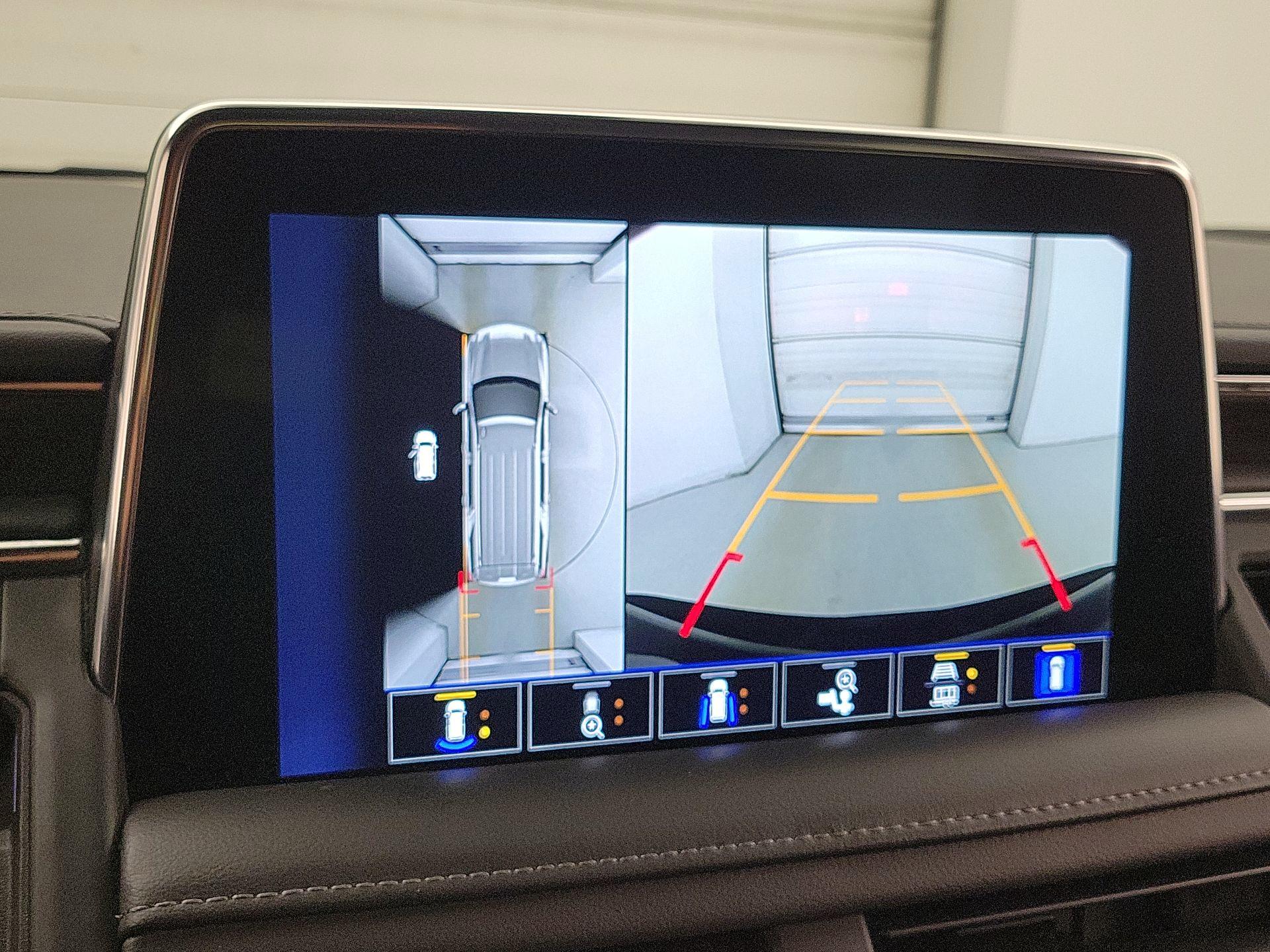 Thumbnail: 2022 Chevrolet Tahoe - 14