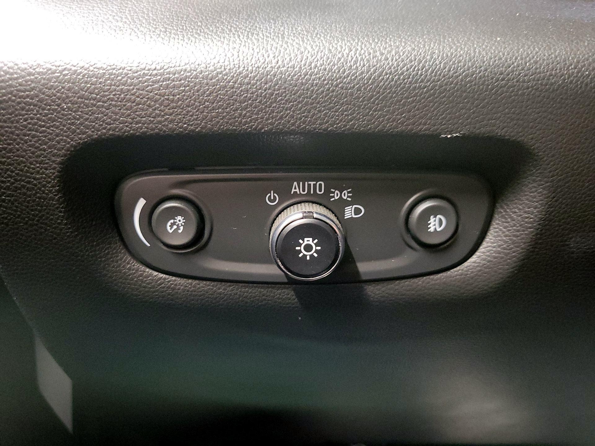 Thumbnail: 2021 Chevrolet Traverse - 13