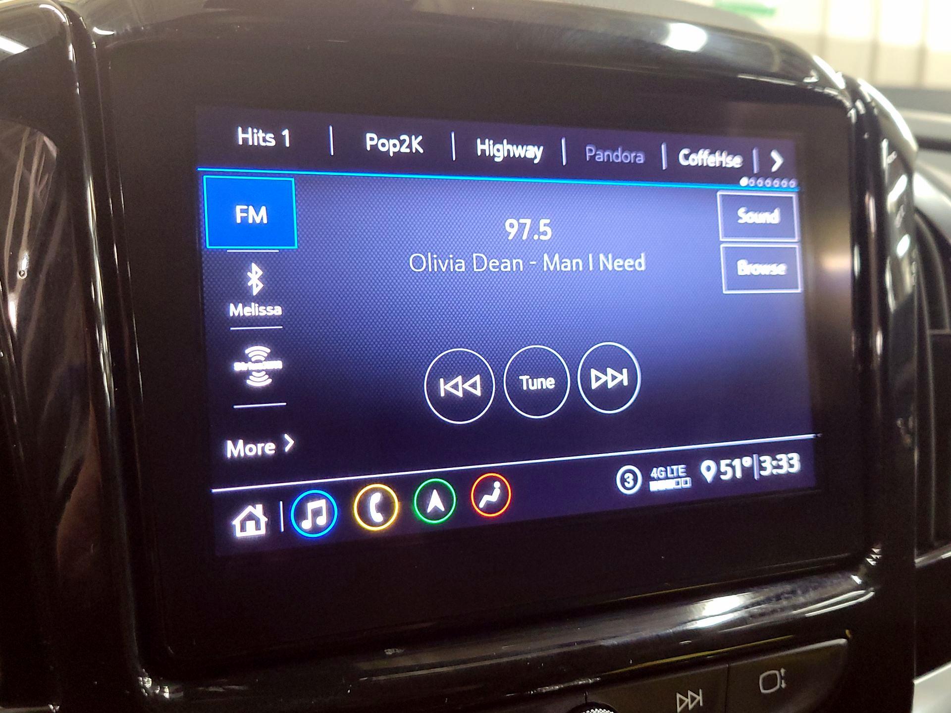 Thumbnail: 2021 Chevrolet Traverse - 16