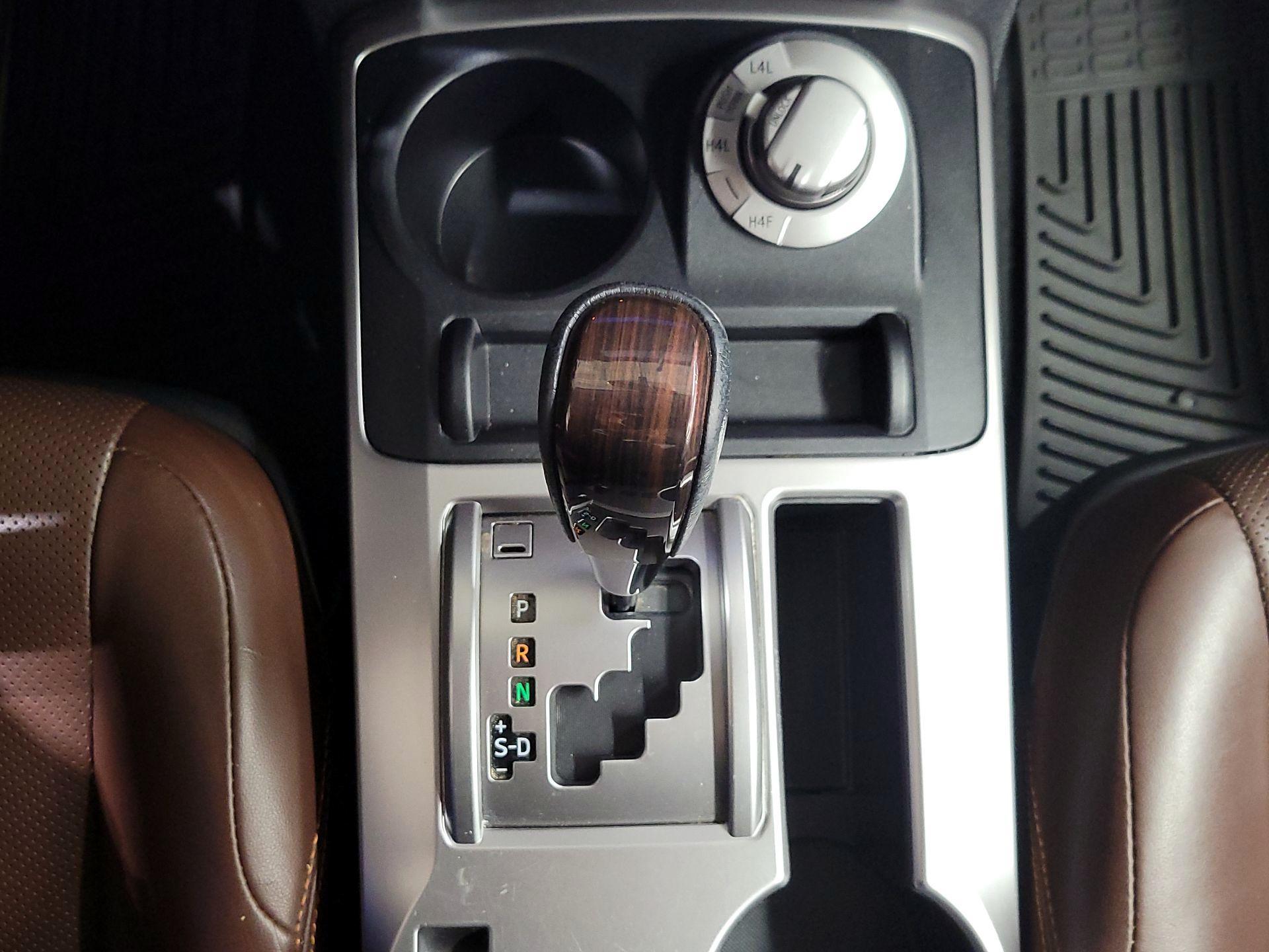 Thumbnail: 2016 Toyota 4Runner - 17