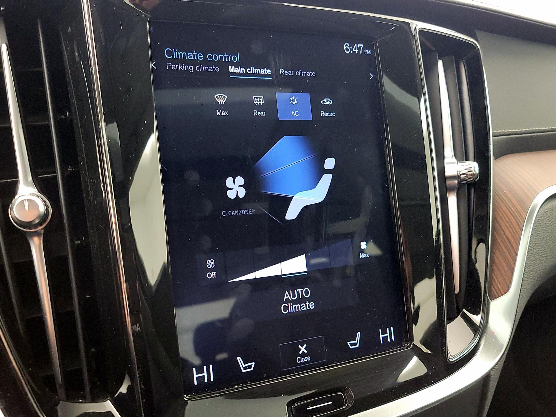 Thumbnail: 2019 Volvo S60 - 17