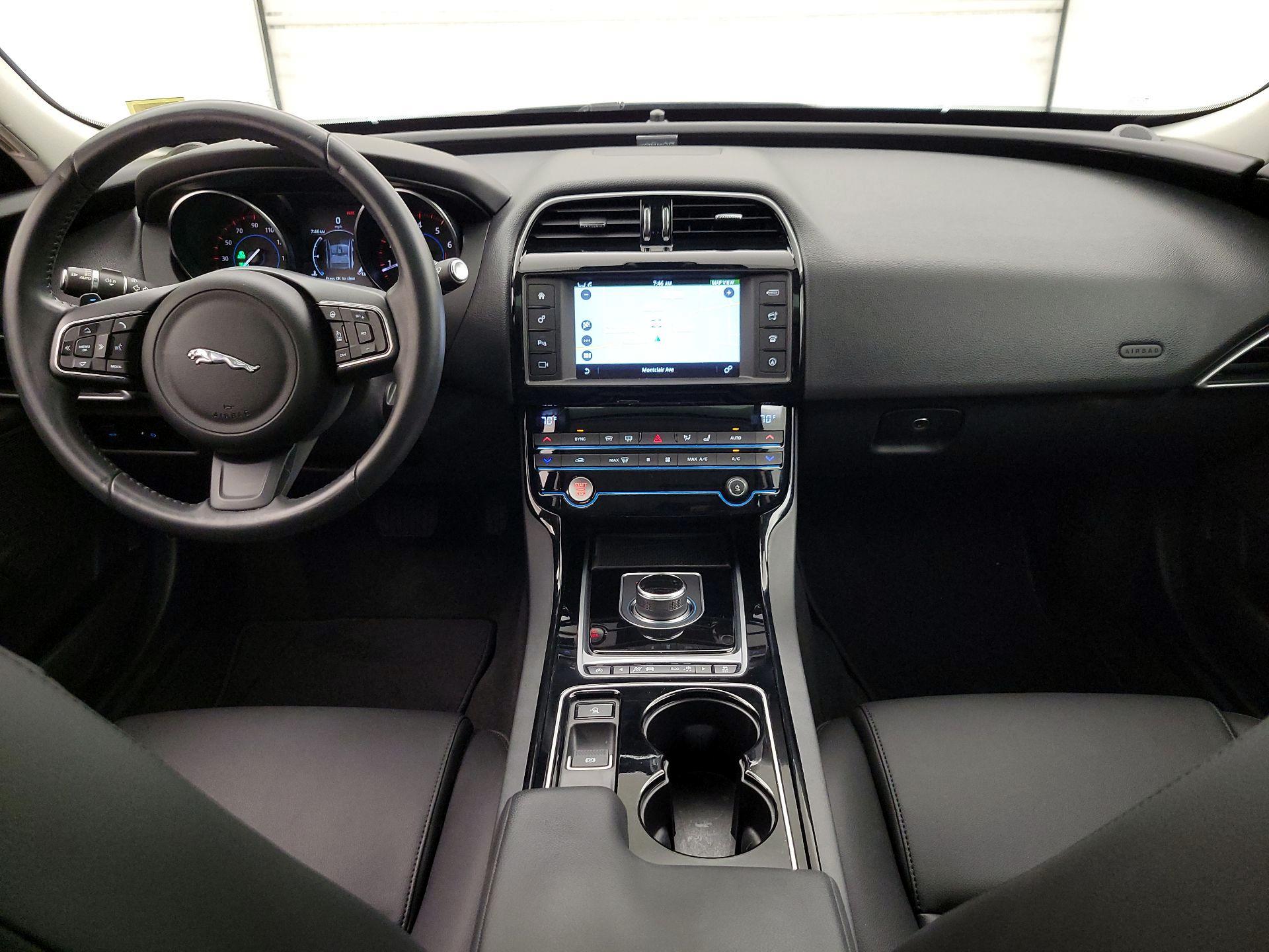 Thumbnail: 2017 Jaguar XE - 9