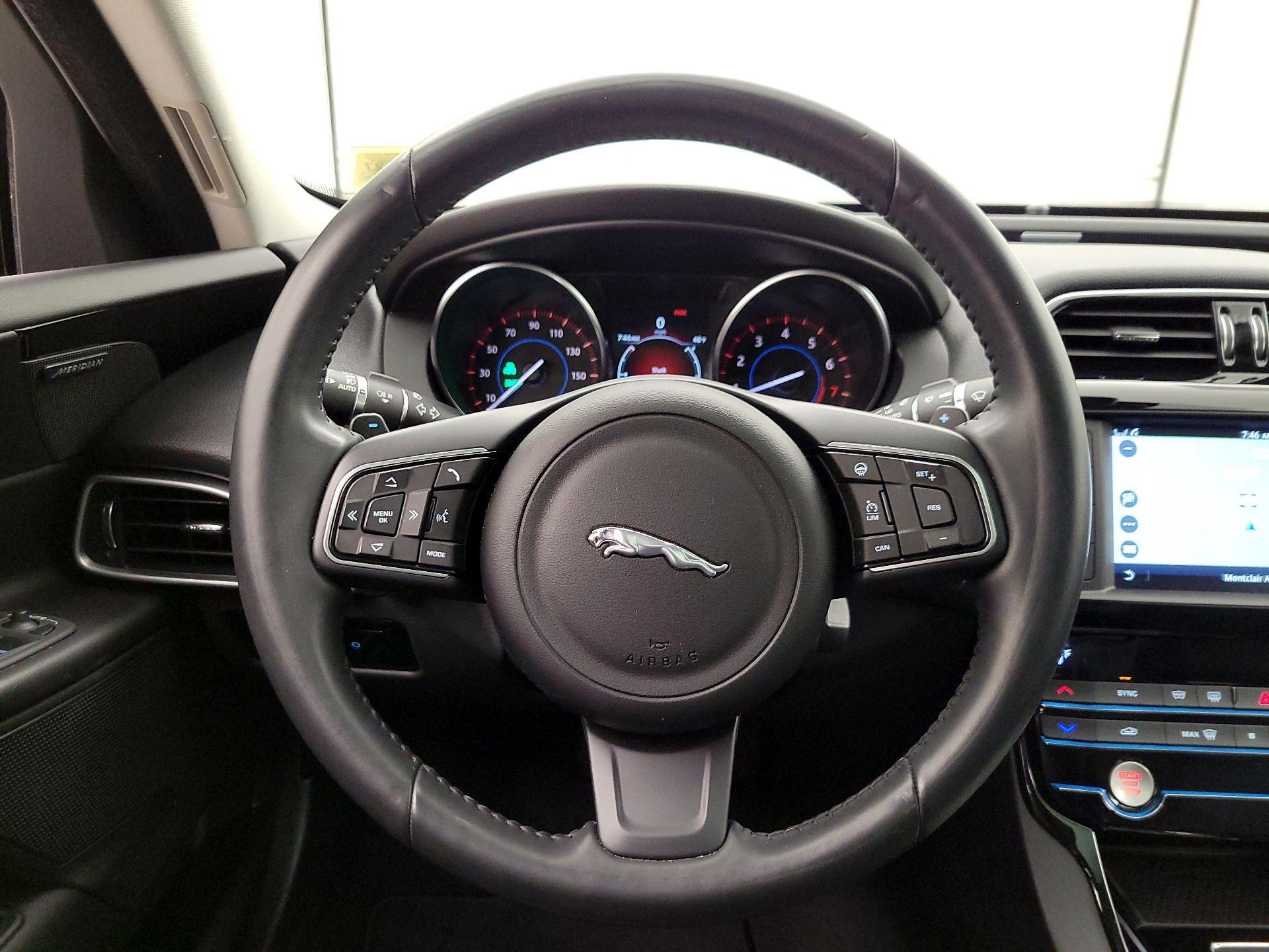 Thumbnail: 2017 Jaguar XE - 10