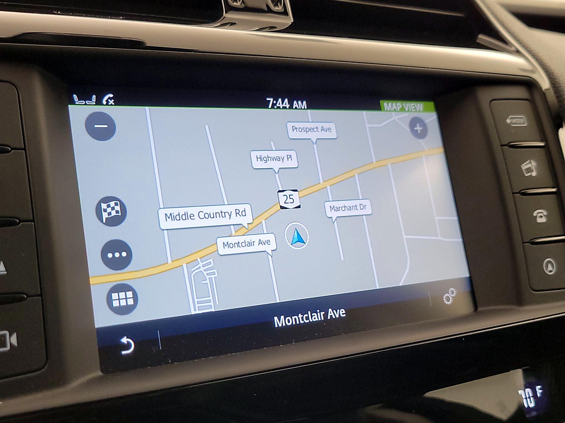 Thumbnail: 2017 Jaguar XE - 14