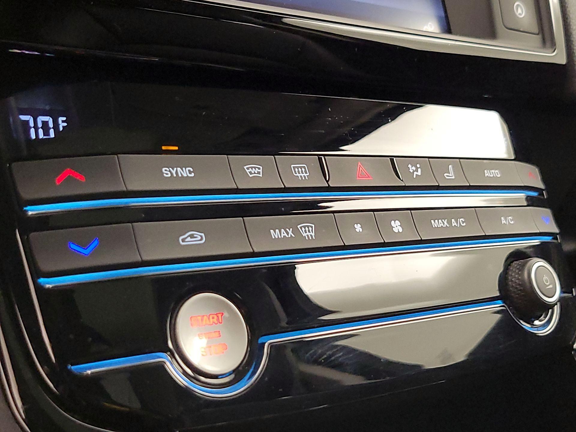 Thumbnail: 2017 Jaguar XE - 17