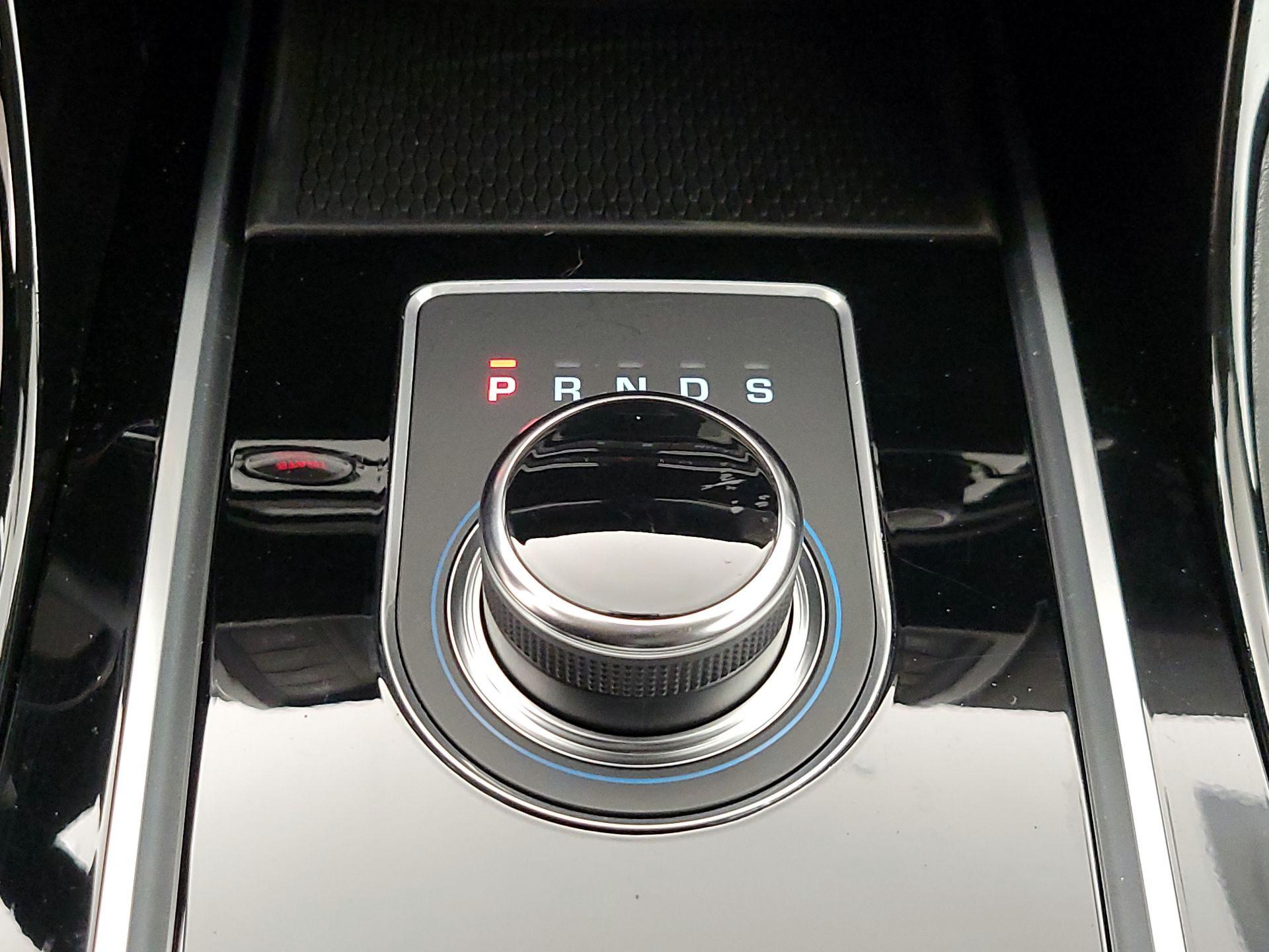 Thumbnail: 2017 Jaguar XE - 18