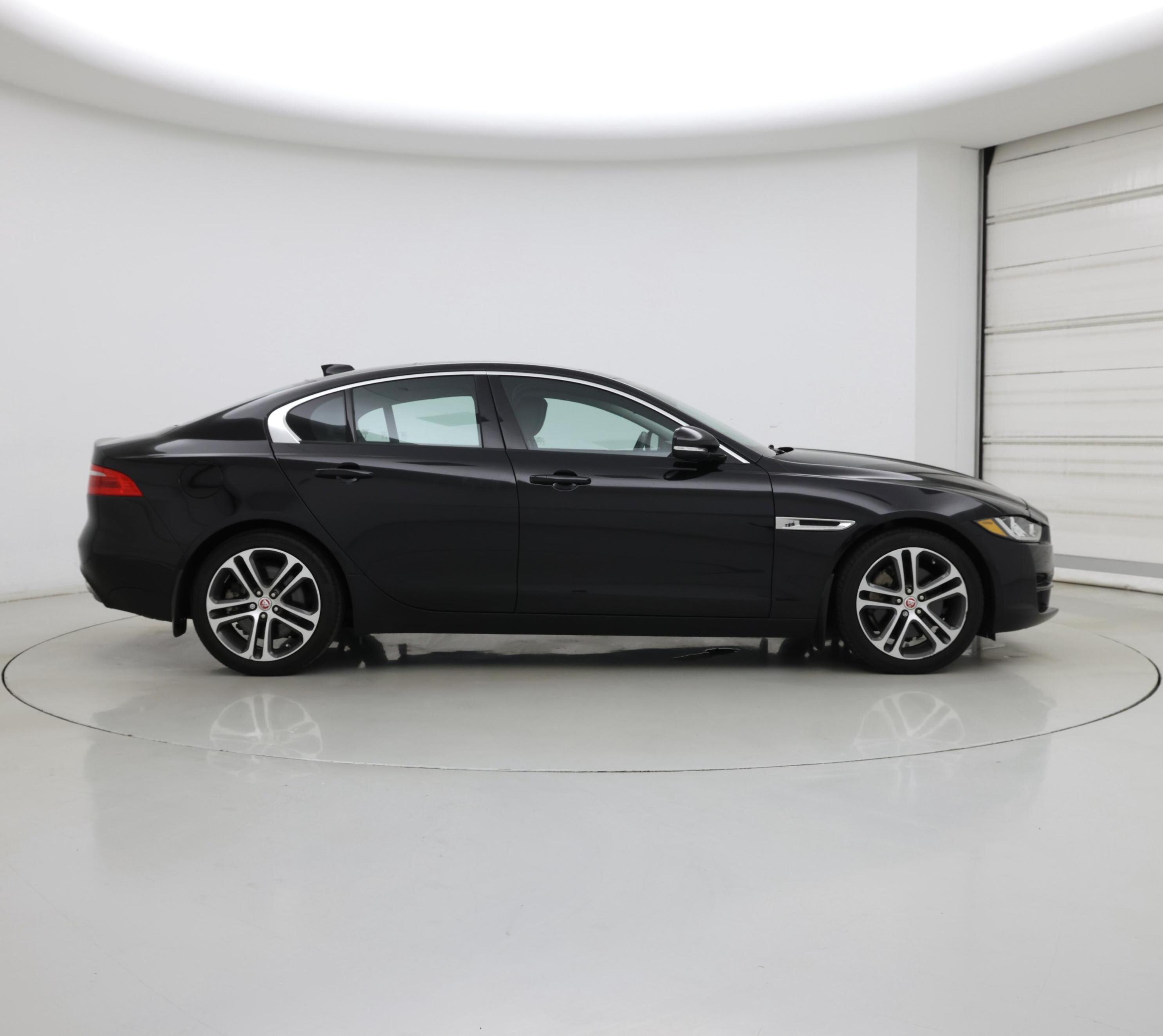 Thumbnail: 2017 Jaguar XE - 7