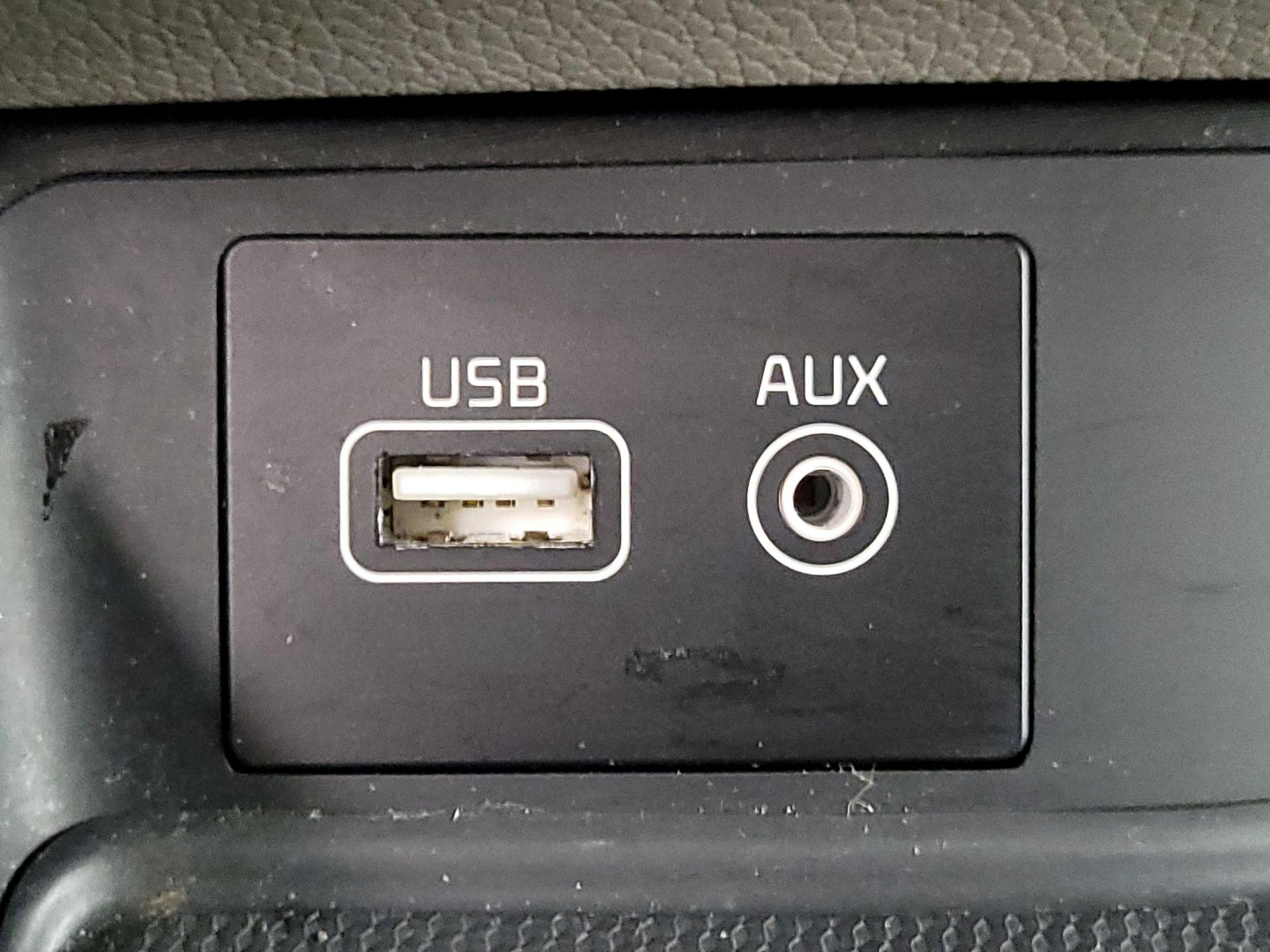 Thumbnail: 2018 Kia Sedona - 18