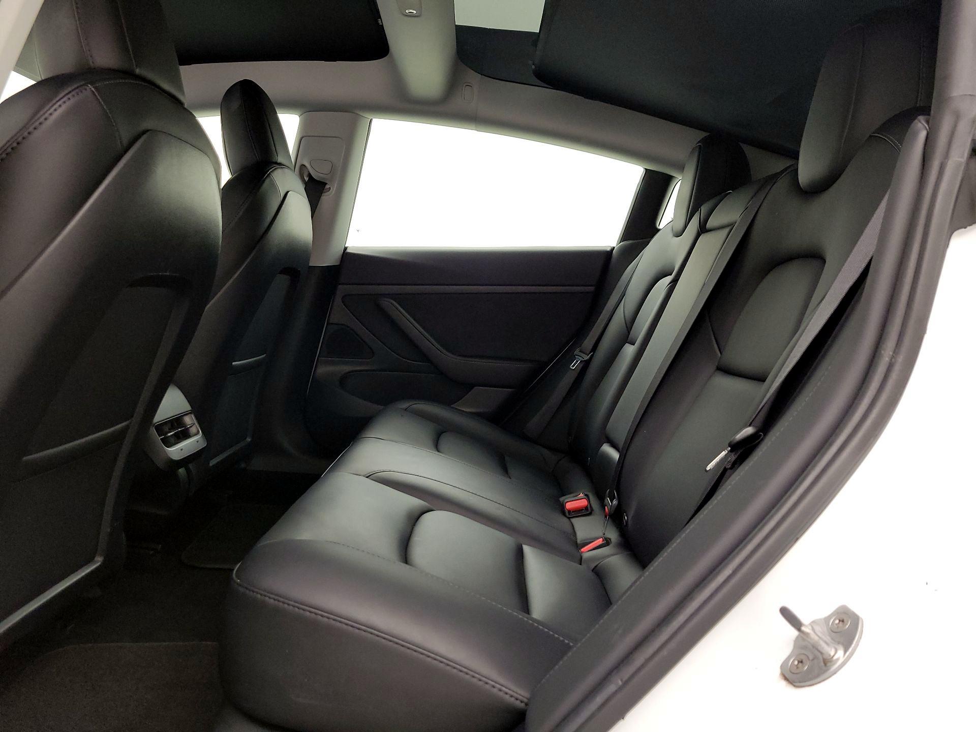 Thumbnail: 2021 Tesla Model 3 - 19