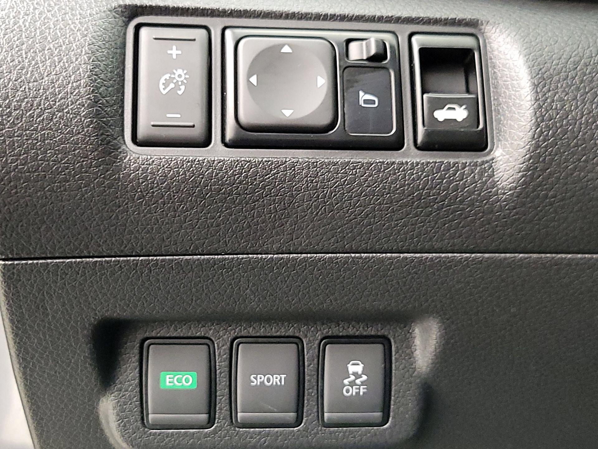 Thumbnail: 2017 Nissan Sentra - 13