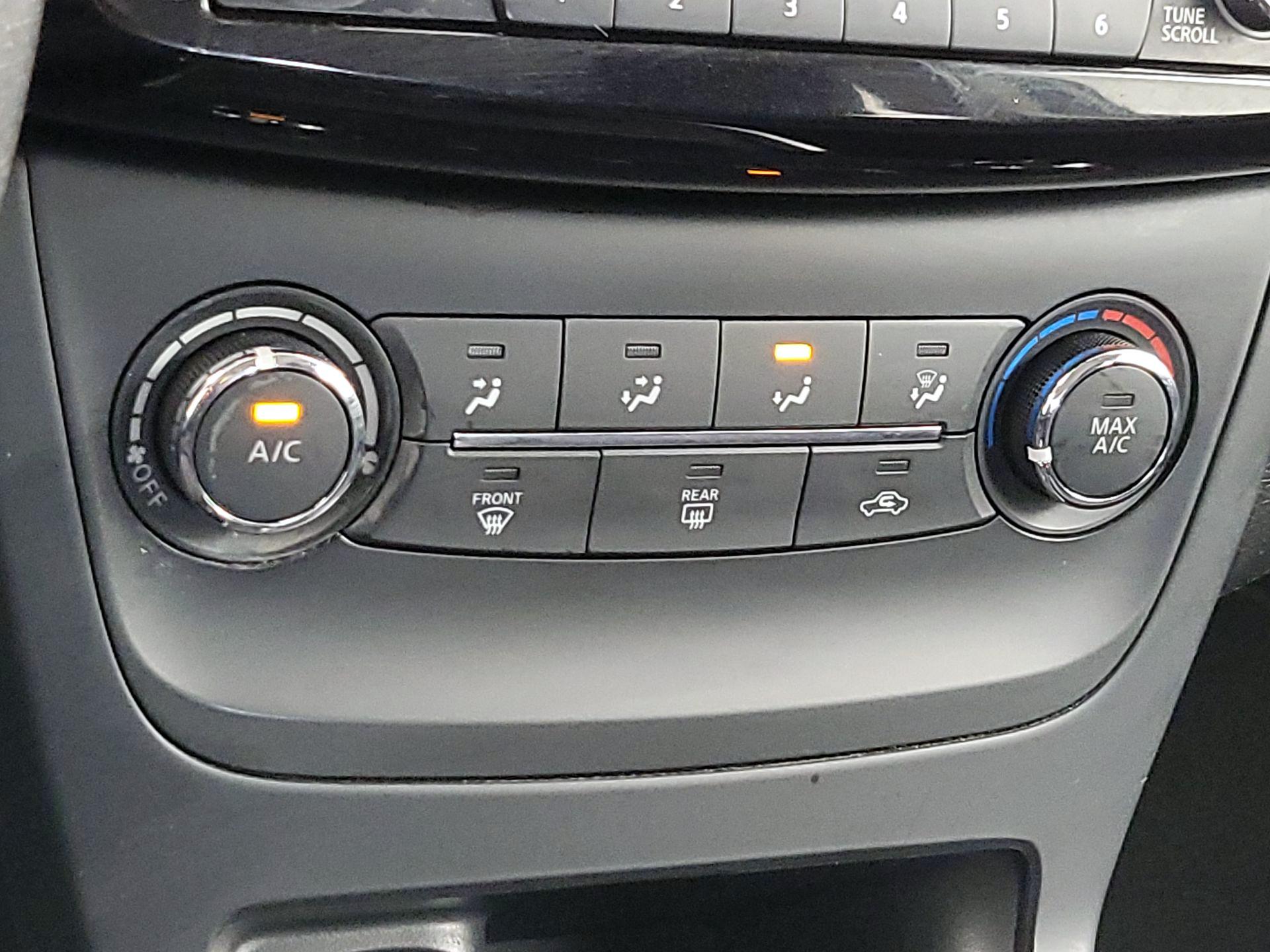 Thumbnail: 2017 Nissan Sentra - 16