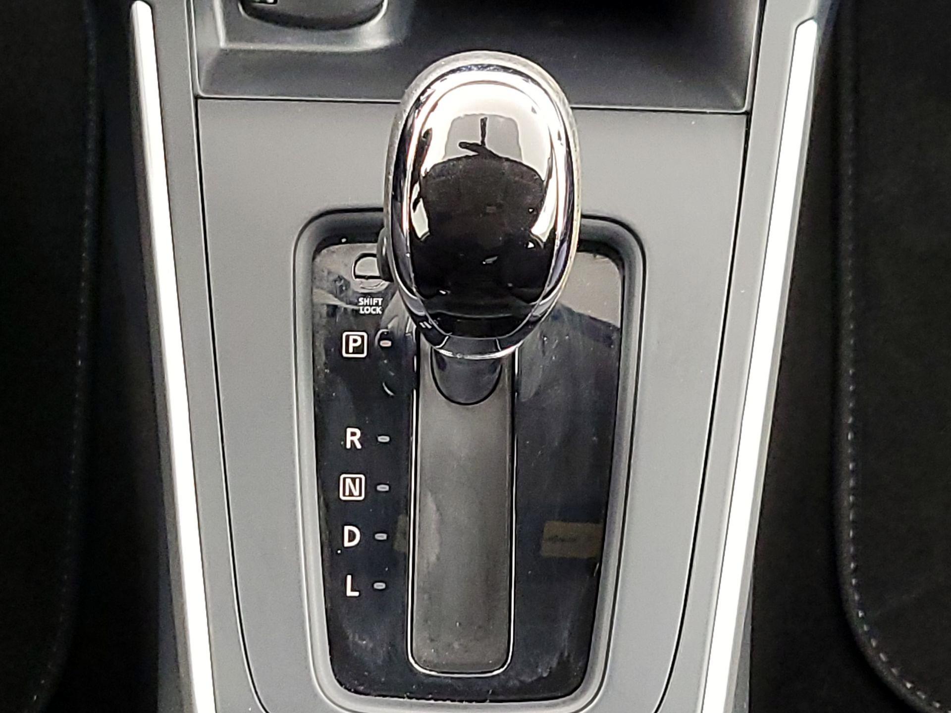 Thumbnail: 2017 Nissan Sentra - 17