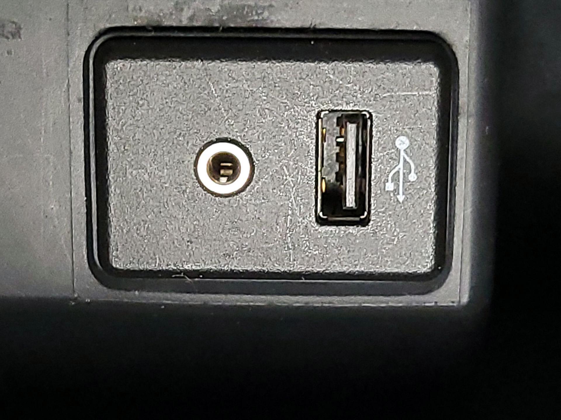 Thumbnail: 2017 Nissan Sentra - 18