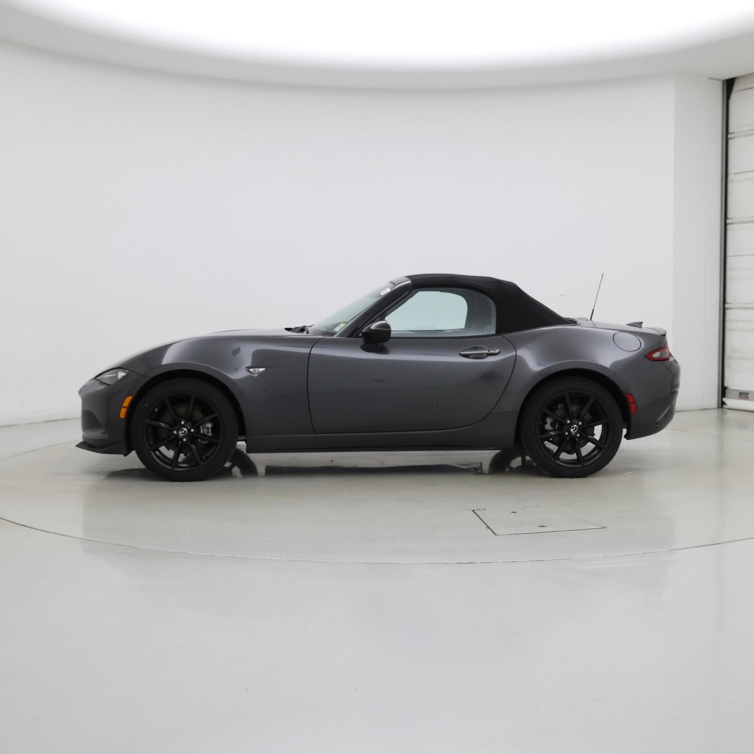 Thumbnail: 2020 Mazda MX-5 Miata - 3