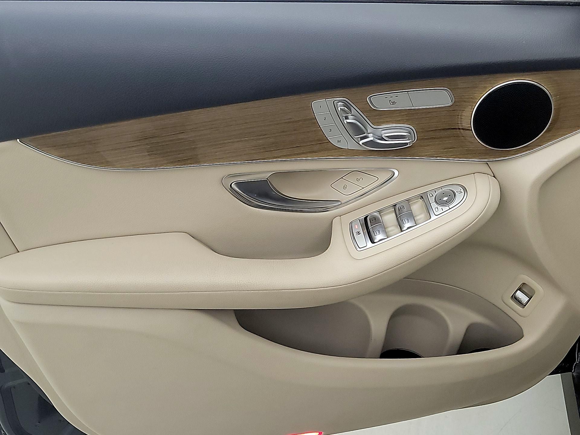 Thumbnail: 2019 Mercedes-Benz GLC - 12