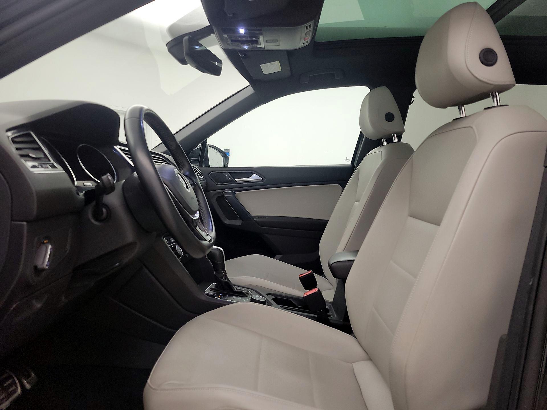 Thumbnail: 2021 Volkswagen Tiguan - 11