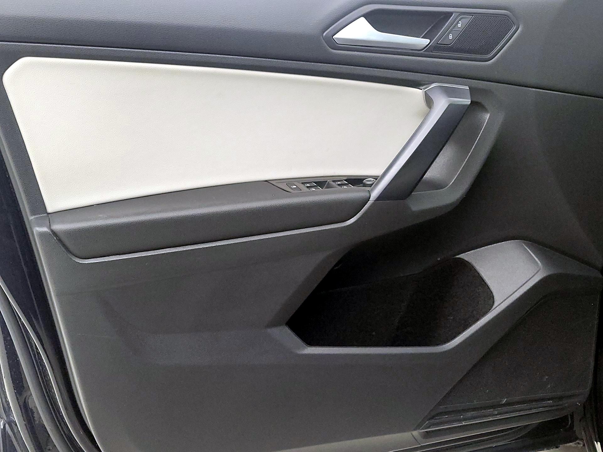 Thumbnail: 2021 Volkswagen Tiguan - 12