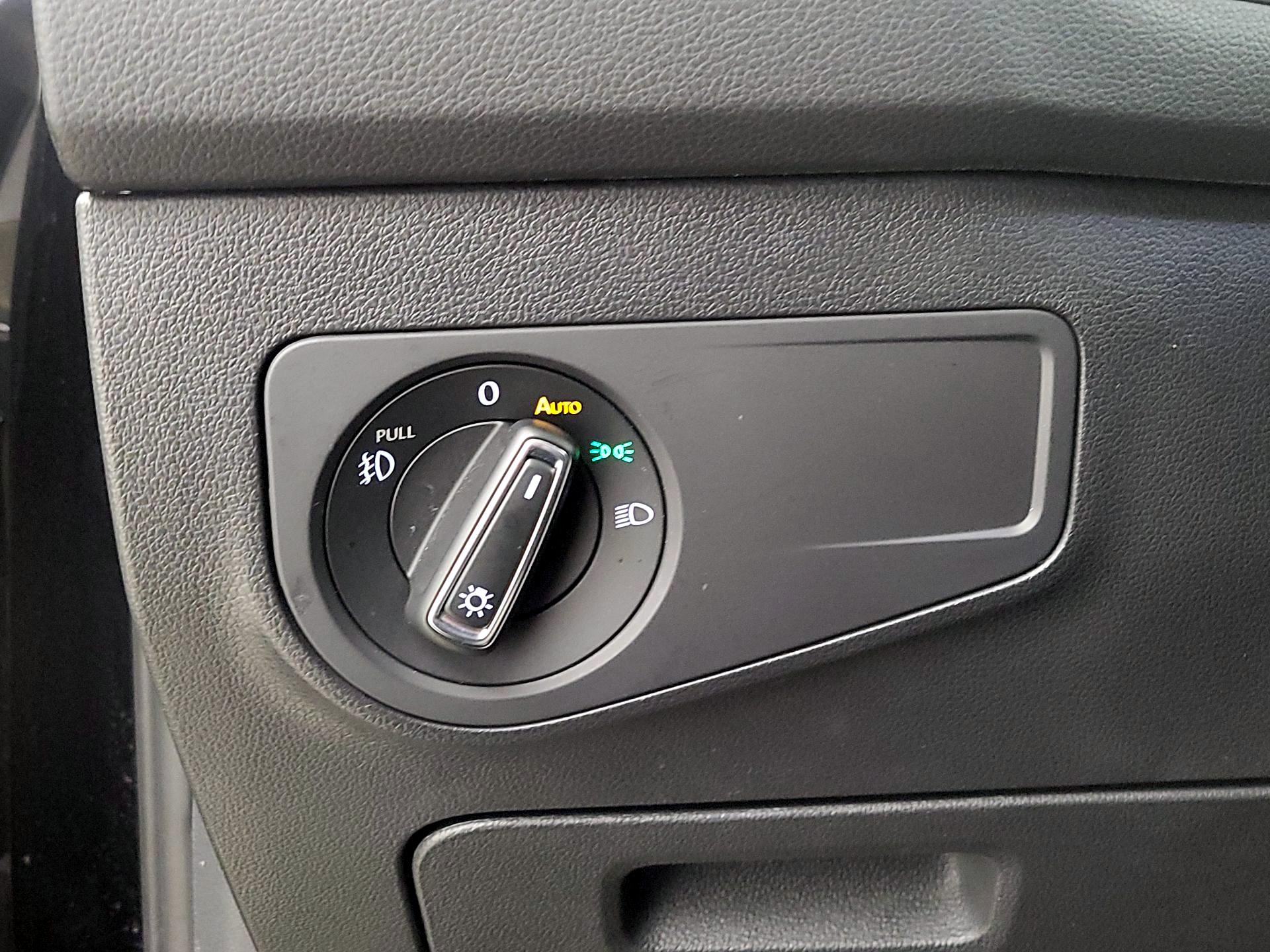 Thumbnail: 2021 Volkswagen Tiguan - 13